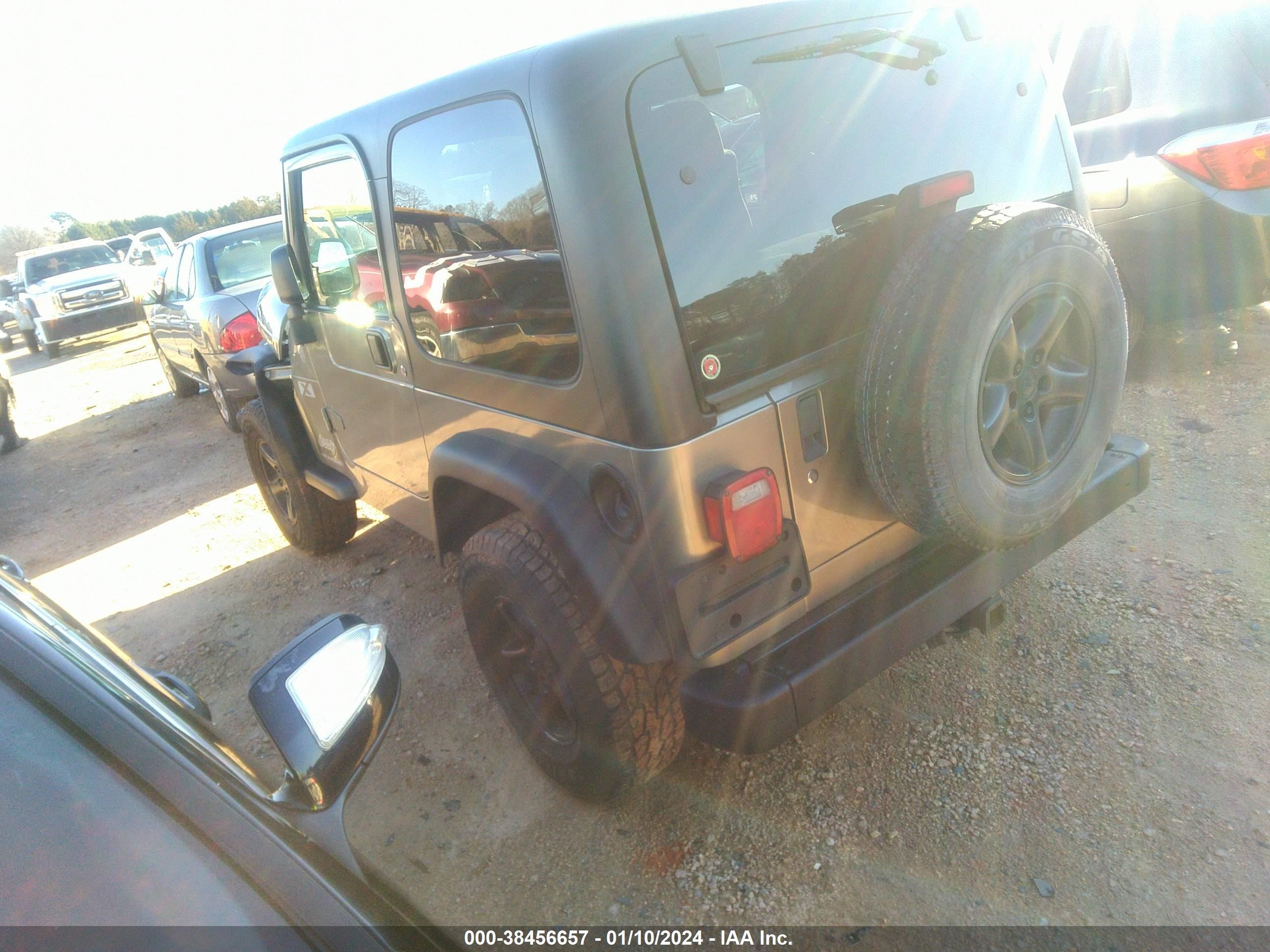 Photo 2 VIN: 1J4FA39S34P722597 - JEEP WRANGLER 