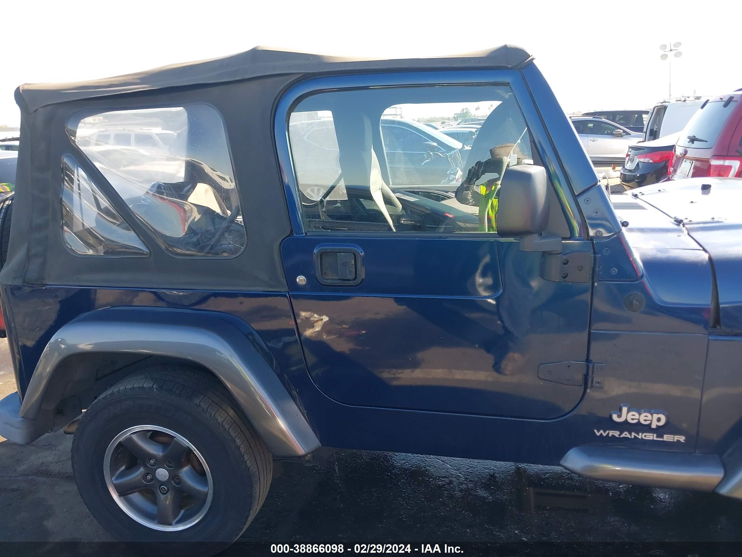 Photo 13 VIN: 1J4FA39S44P732054 - JEEP WRANGLER 