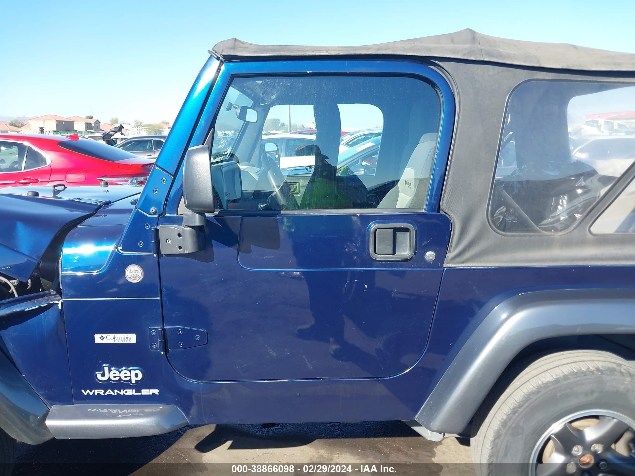 Photo 14 VIN: 1J4FA39S44P732054 - JEEP WRANGLER 