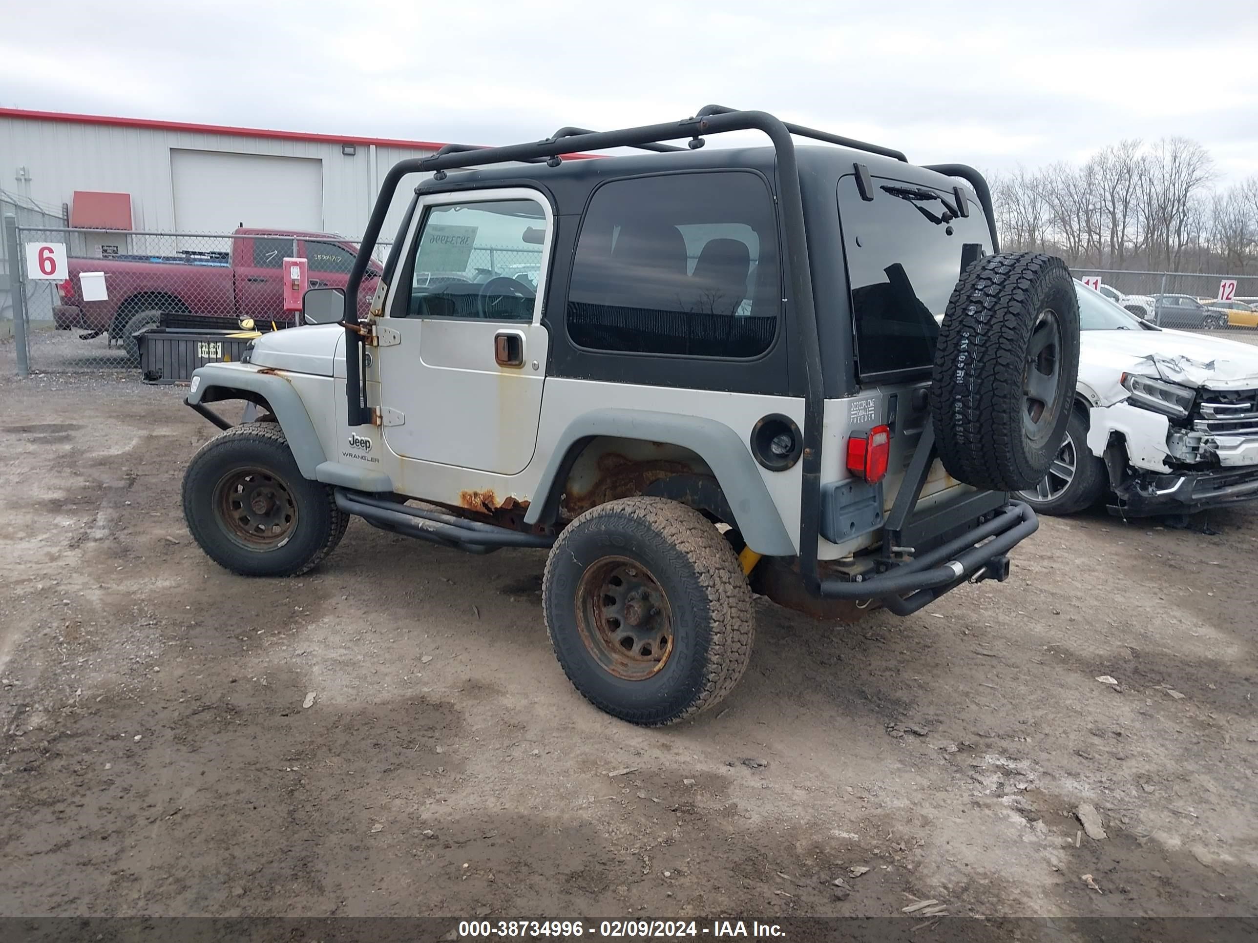 Photo 2 VIN: 1J4FA39S46P730663 - JEEP WRANGLER 