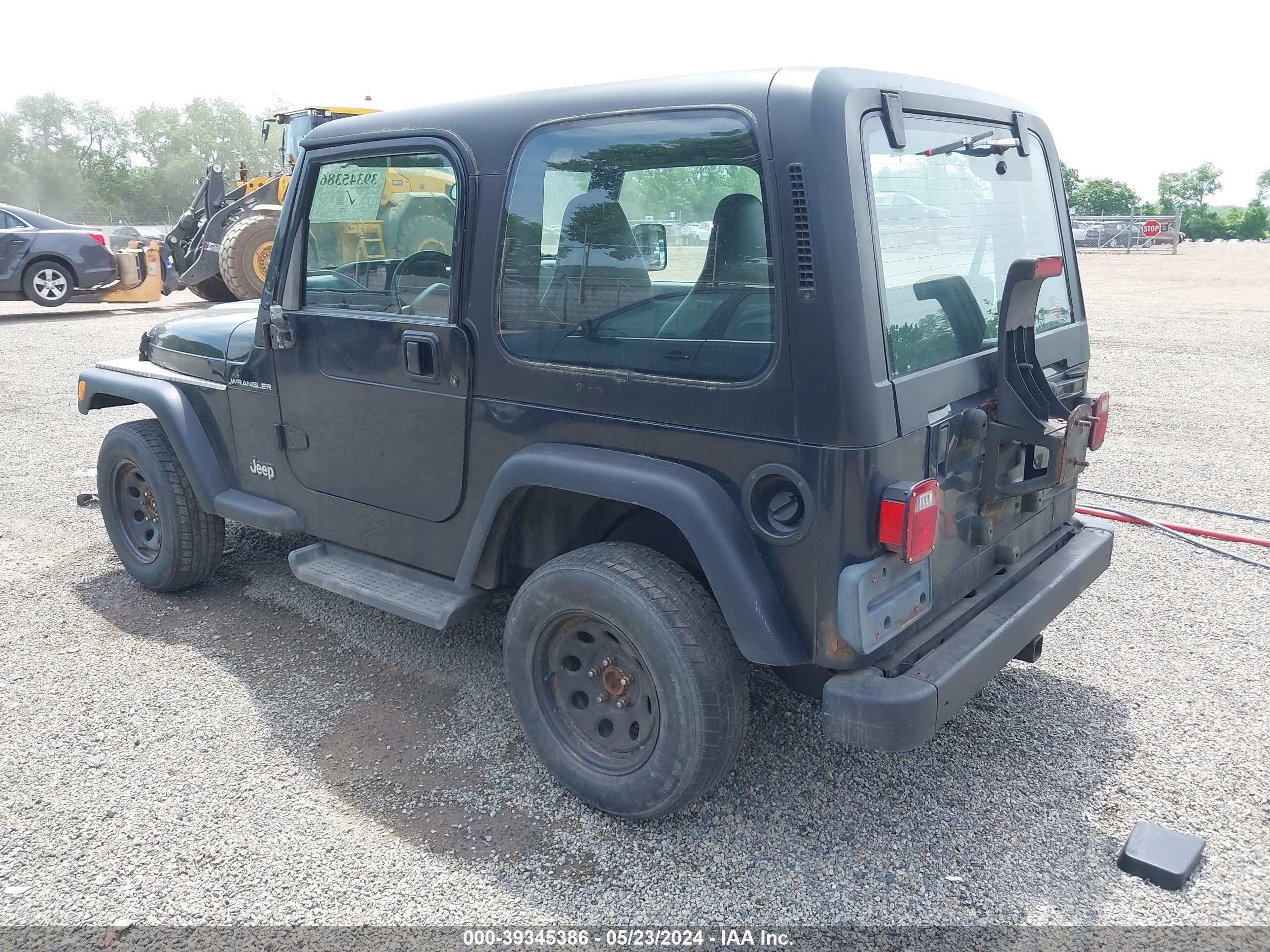 Photo 2 VIN: 1J4FA39S62P764372 - JEEP WRANGLER 