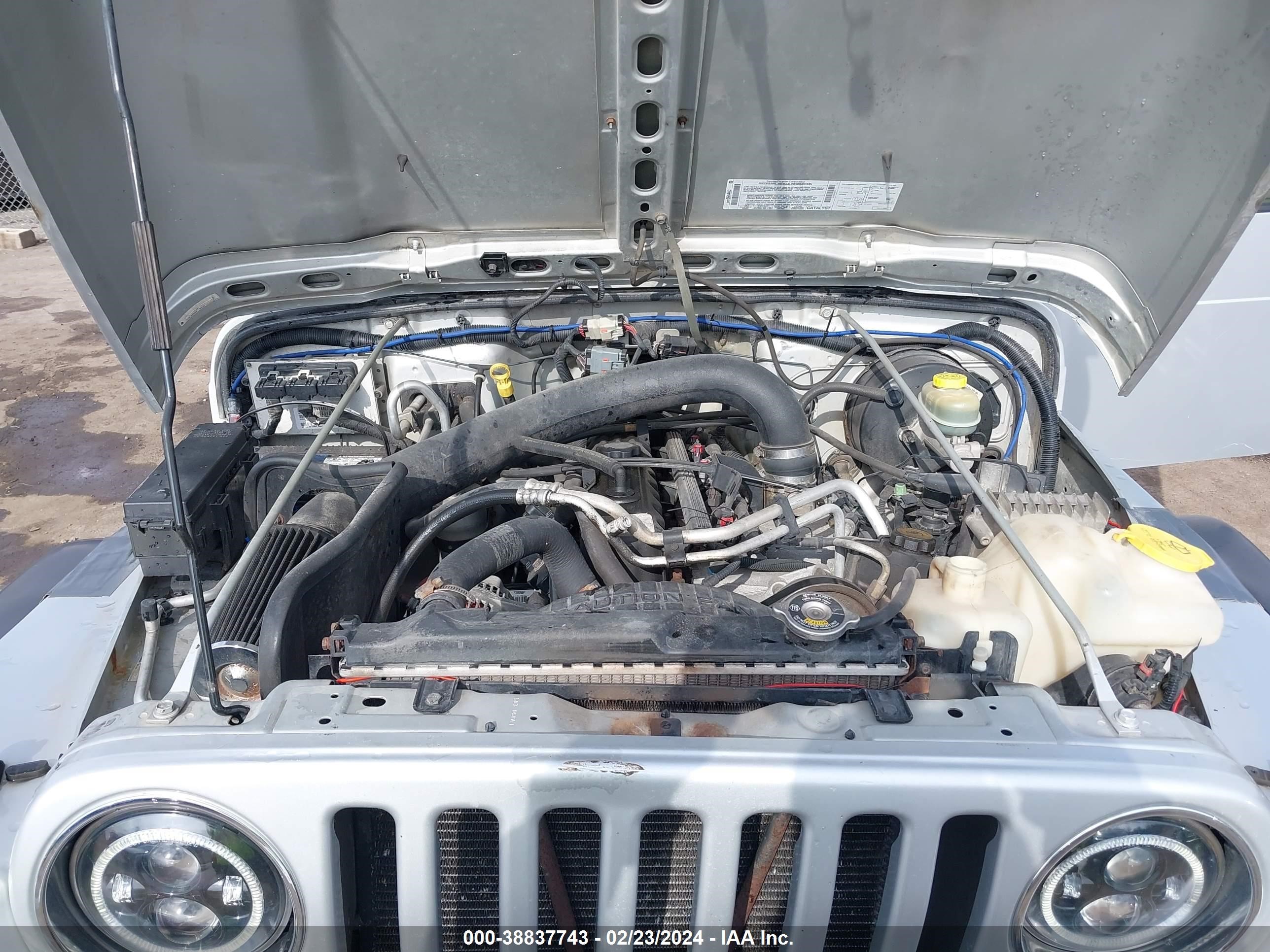 Photo 9 VIN: 1J4FA39S73P352432 - JEEP WRANGLER 