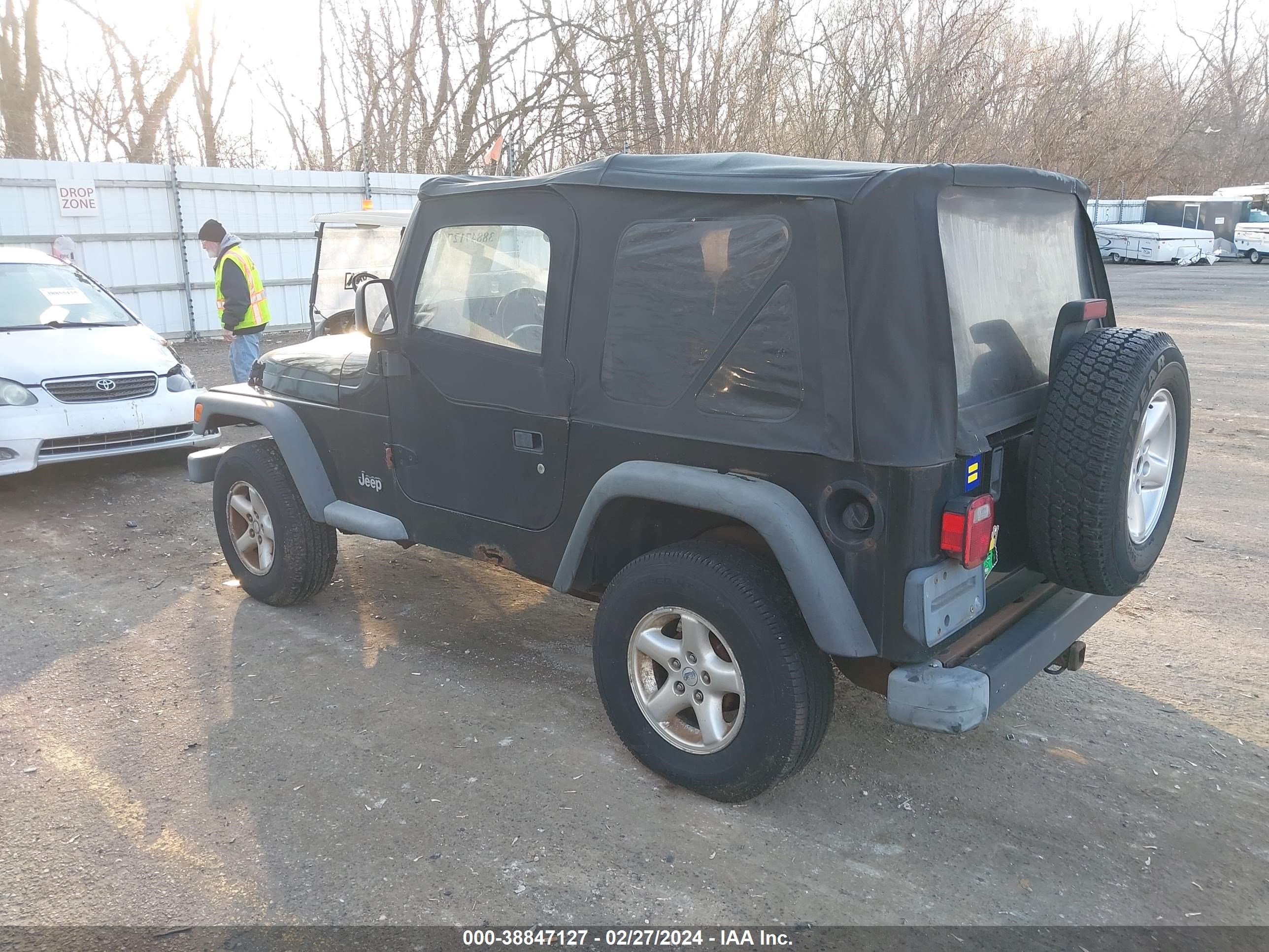 Photo 2 VIN: 1J4FA39SX3P335530 - JEEP WRANGLER 