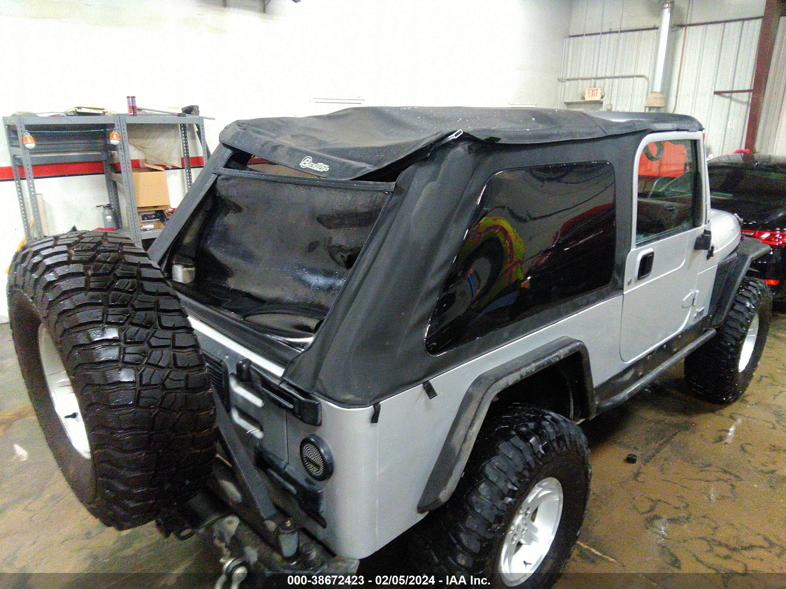 Photo 5 VIN: 1J4FA44S25P369767 - JEEP WRANGLER 