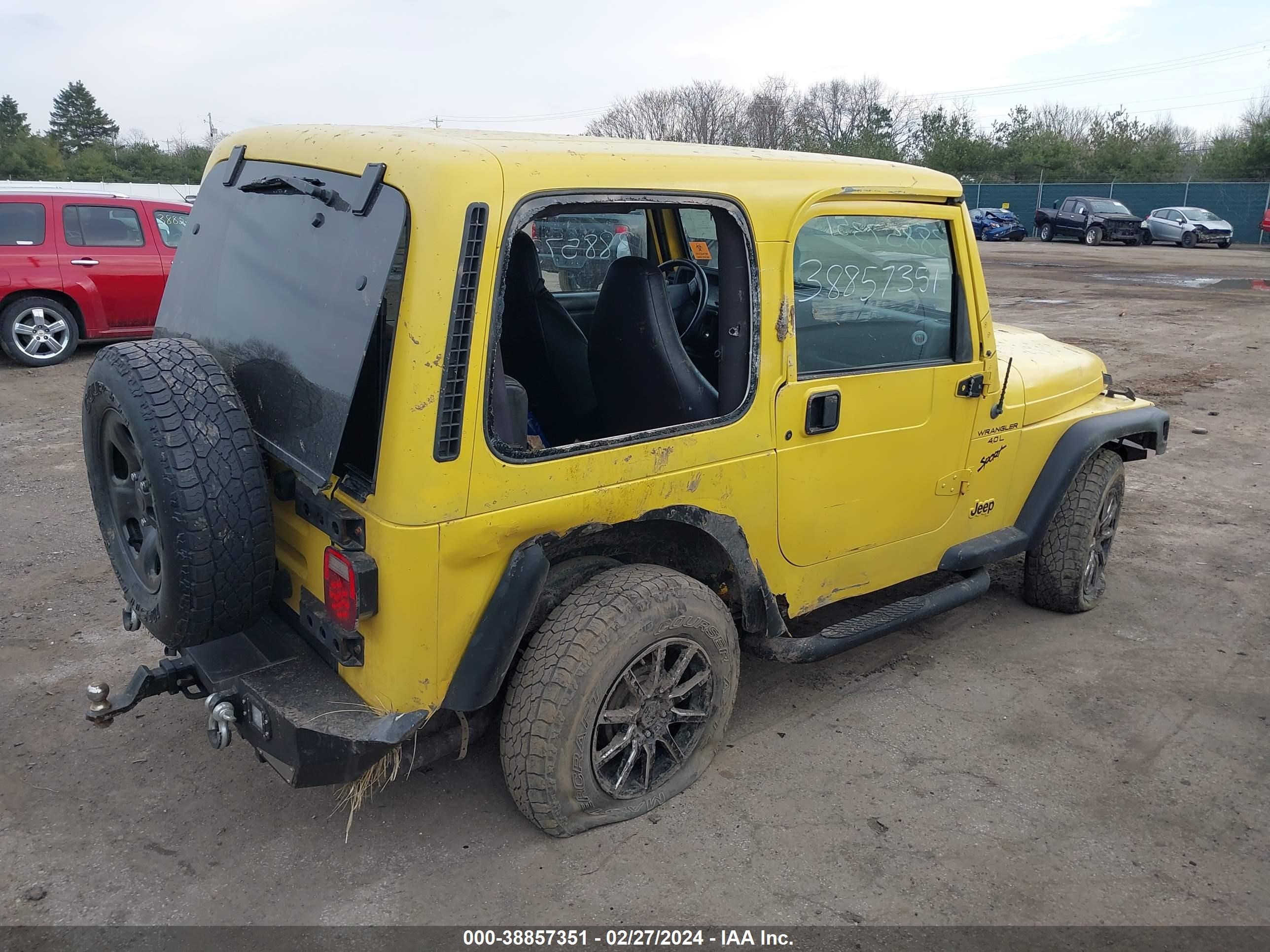 Photo 3 VIN: 1J4FA49S1YP747591 - JEEP WRANGLER 