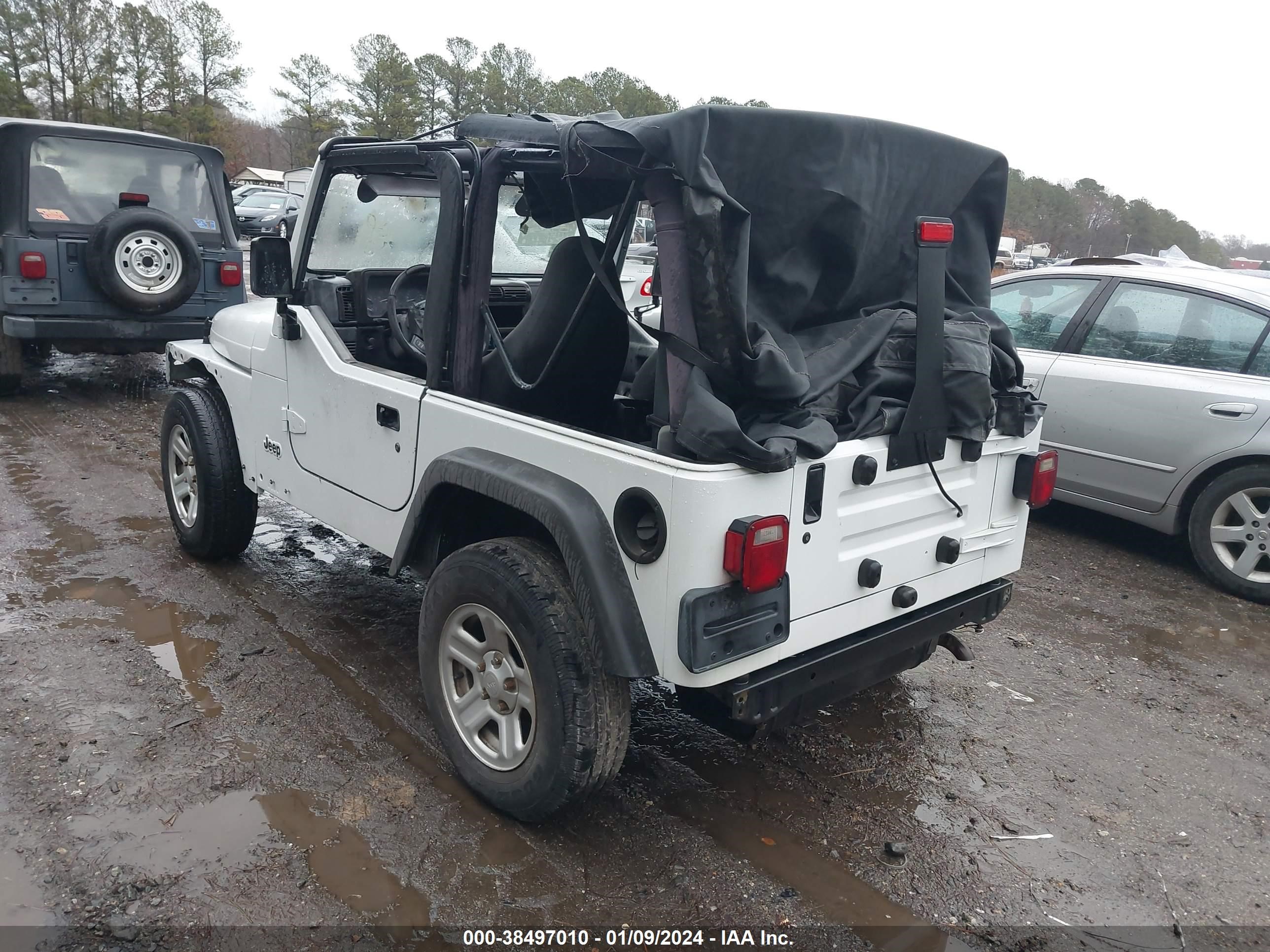 Photo 2 VIN: 1J4FA49S1YP781207 - JEEP WRANGLER 