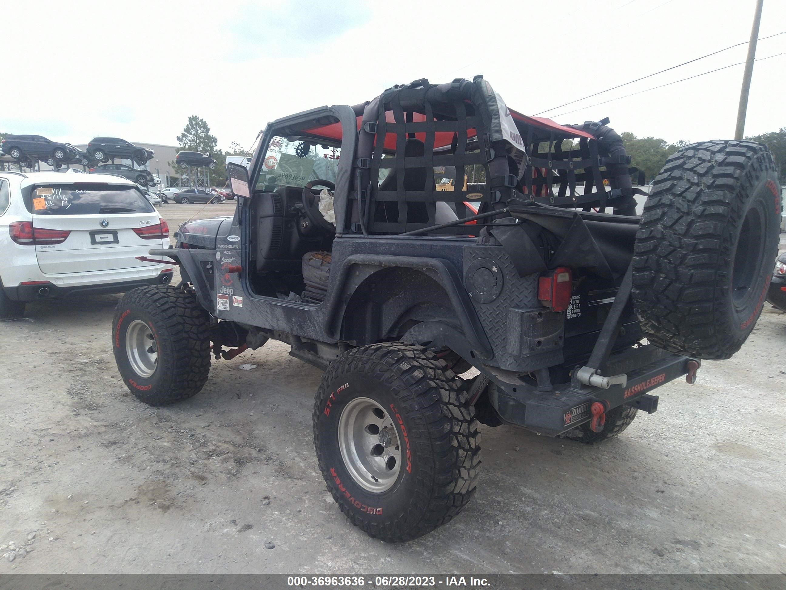 Photo 2 VIN: 1J4FA49S1YP803643 - JEEP WRANGLER 