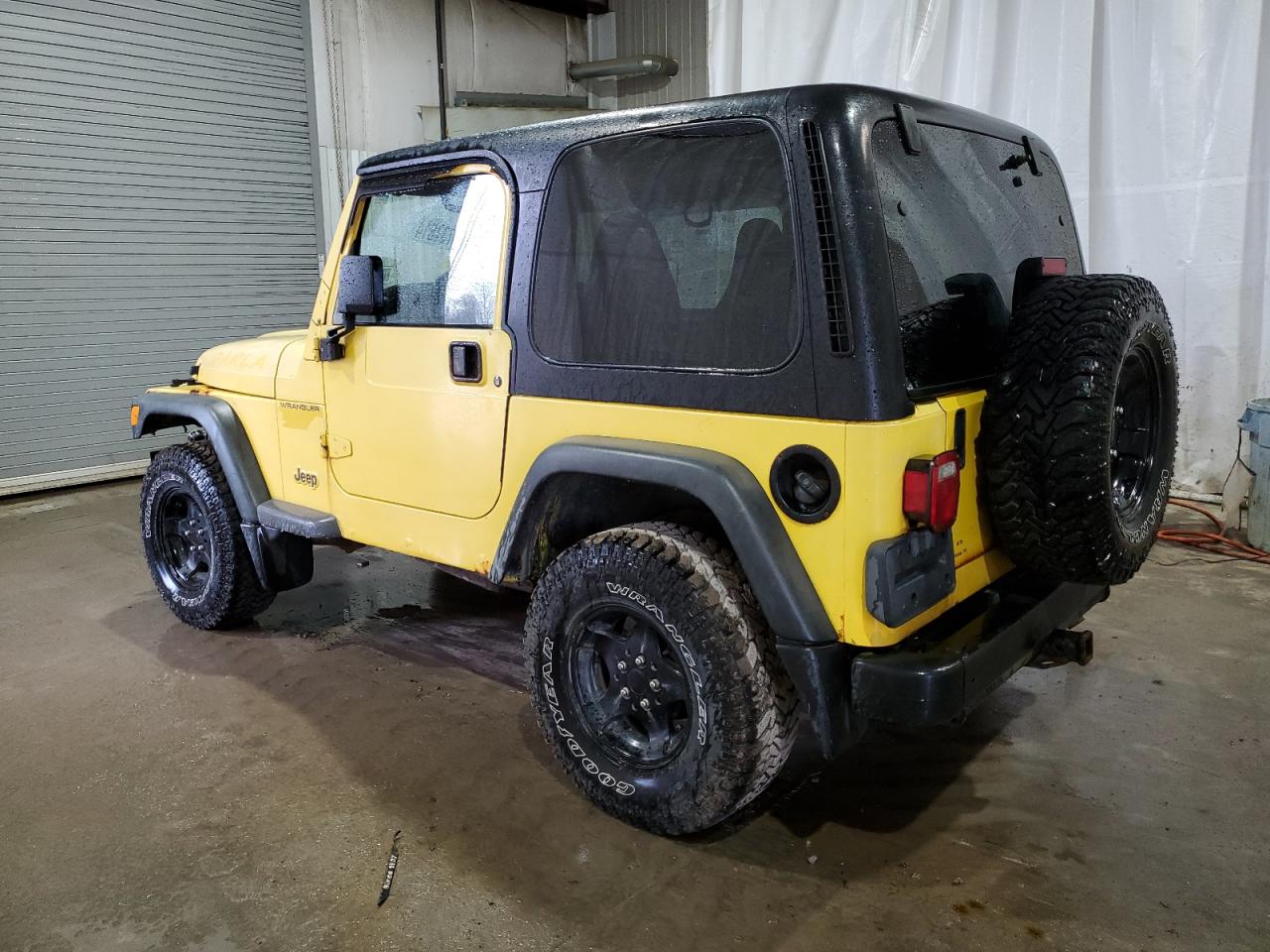 Photo 1 VIN: 1J4FA49S22P703705 - JEEP WRANGLER 