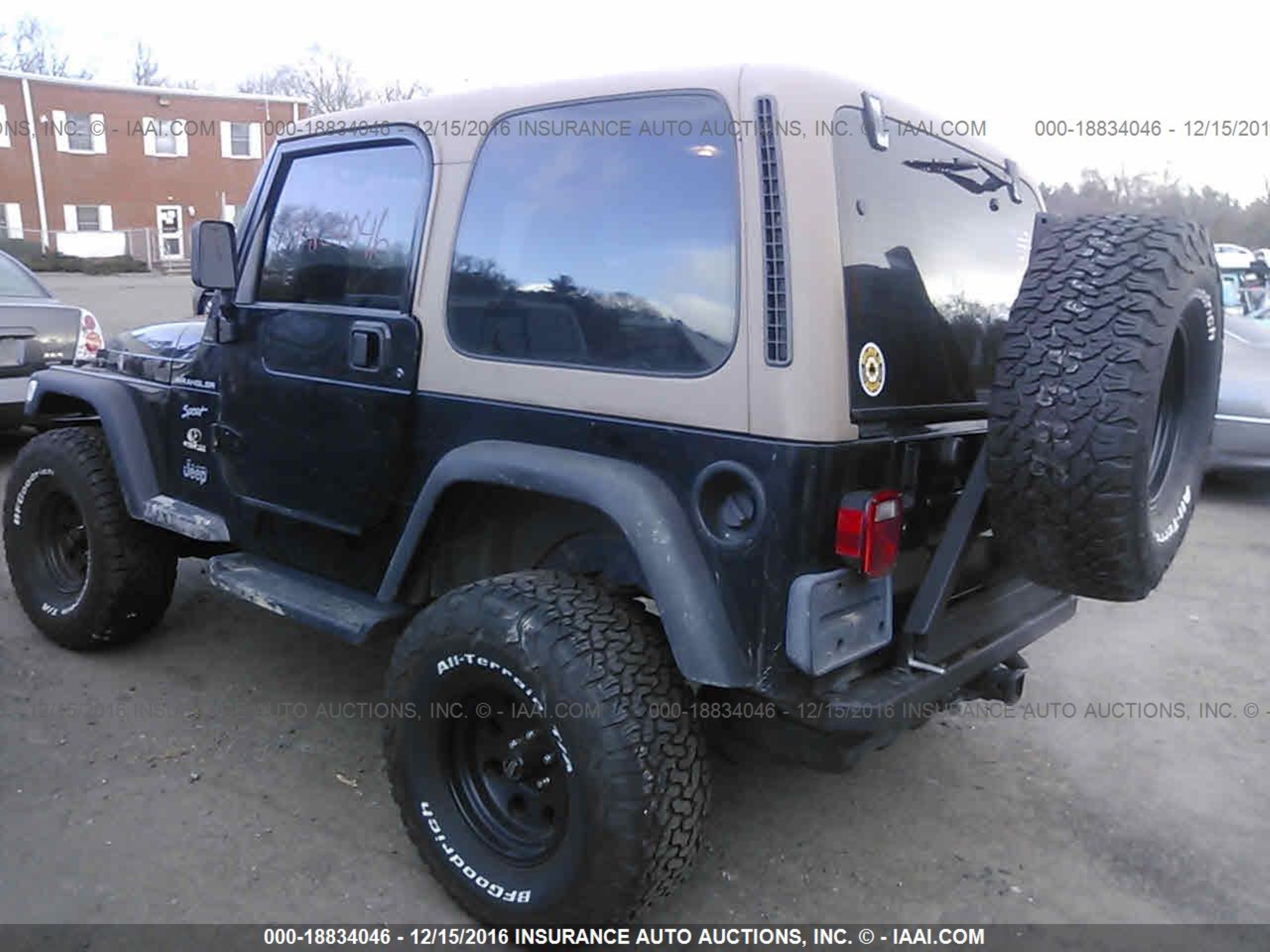 Photo 2 VIN: 1J4FA49S22P734856 - JEEP WRANGLER 