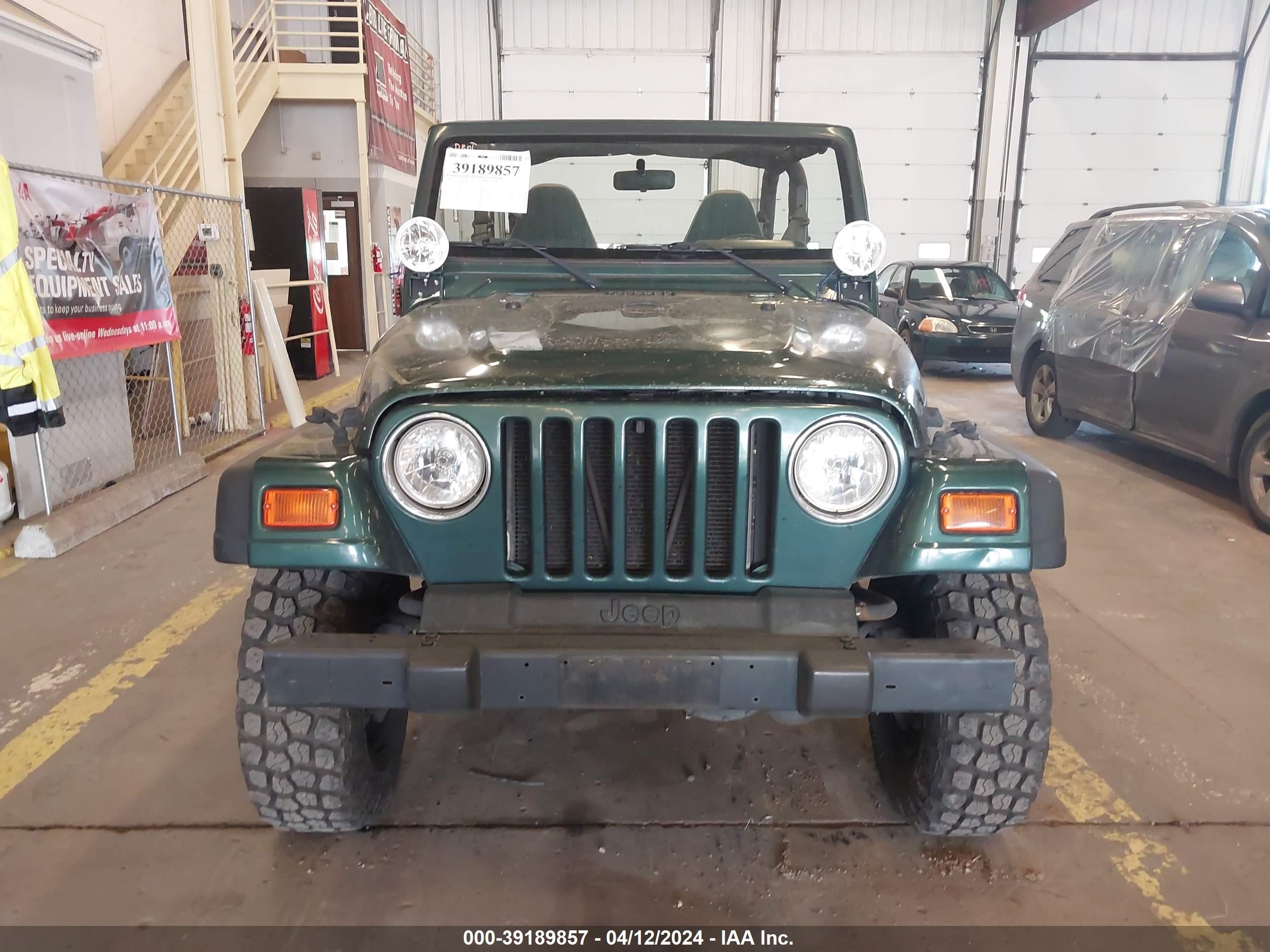 Photo 12 VIN: 1J4FA49S2YP719010 - JEEP WRANGLER 