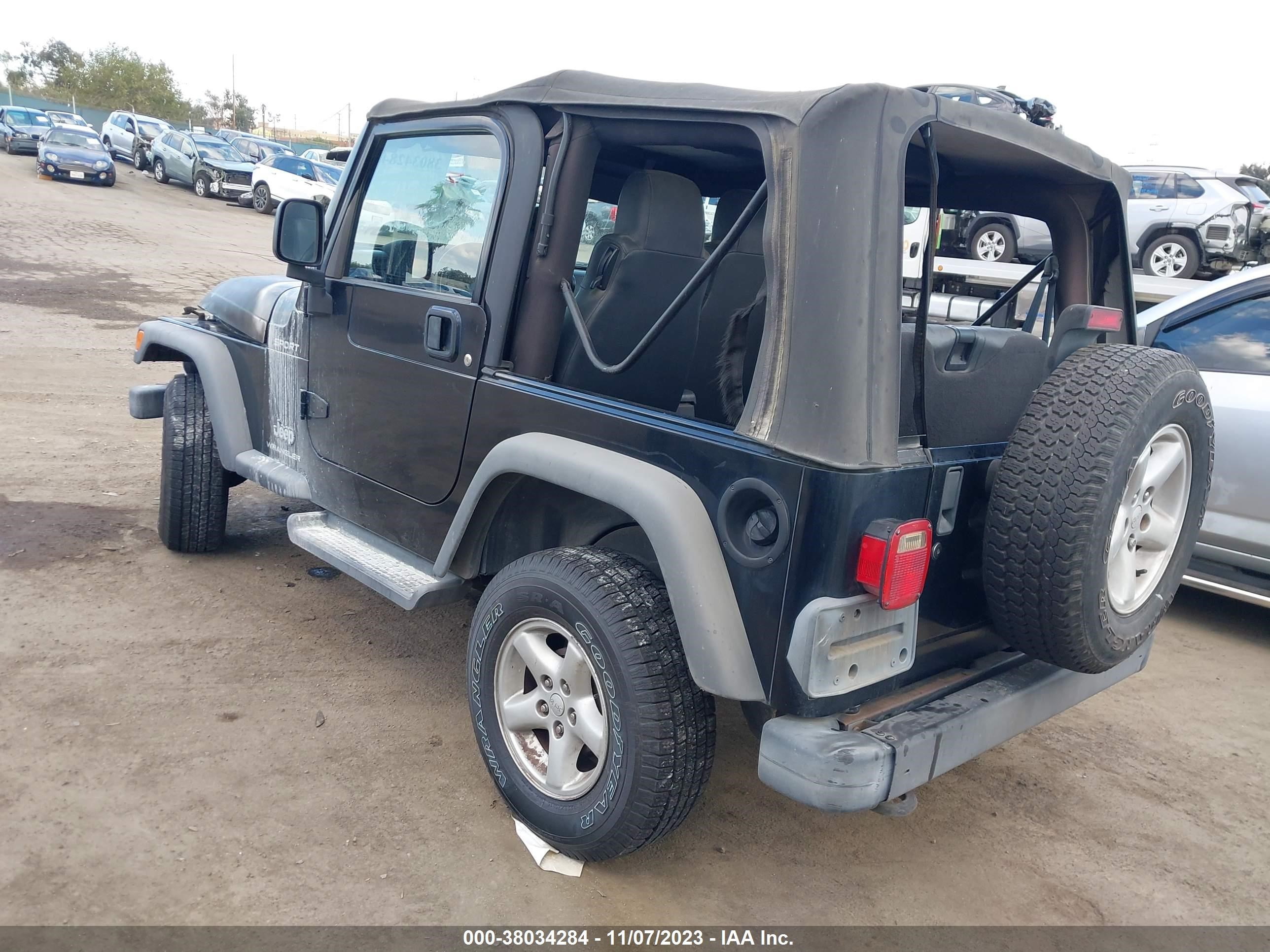 Photo 2 VIN: 1J4FA49S33P374868 - JEEP WRANGLER 