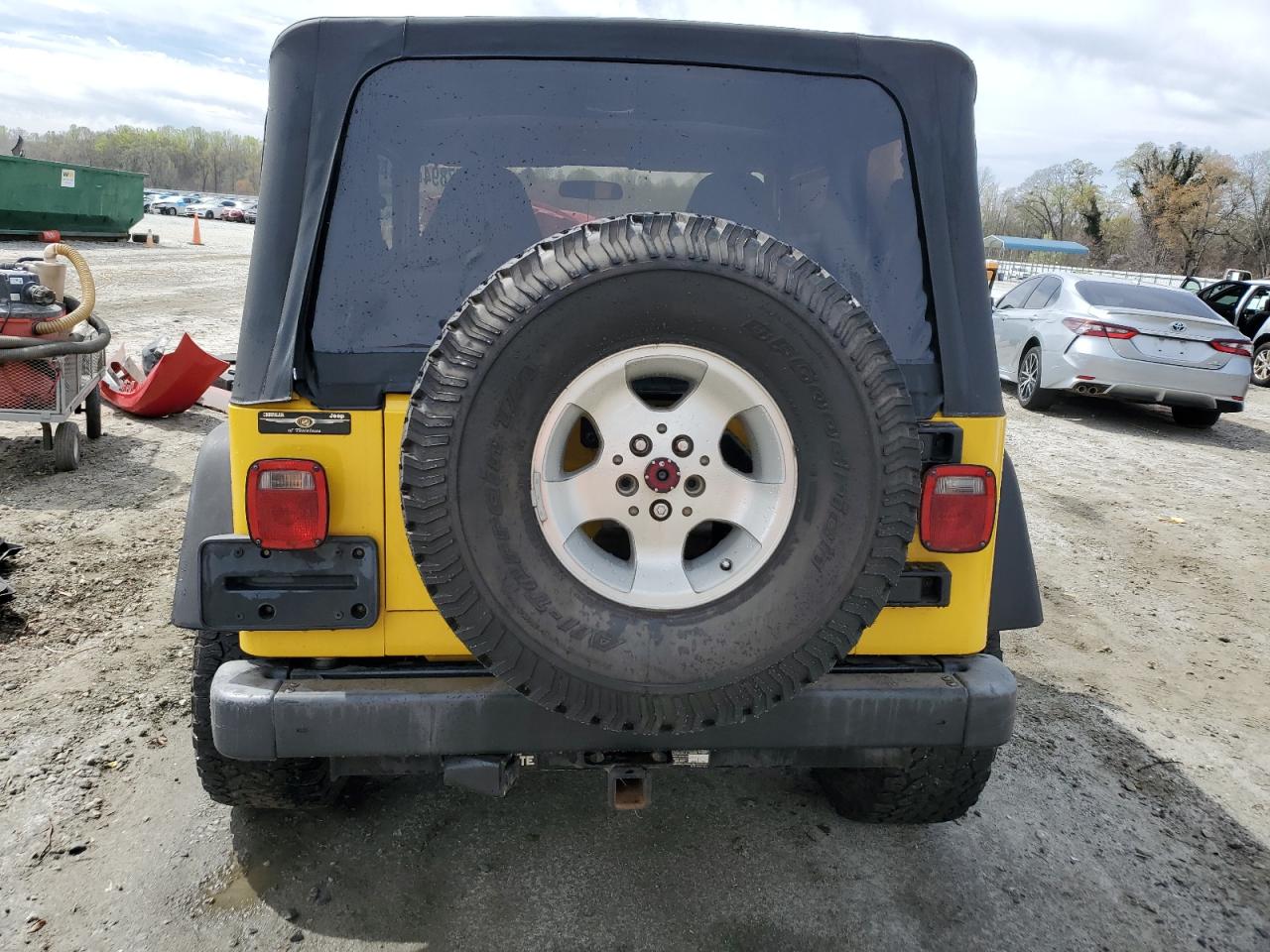 Photo 5 VIN: 1J4FA49S42P715175 - JEEP WRANGLER 