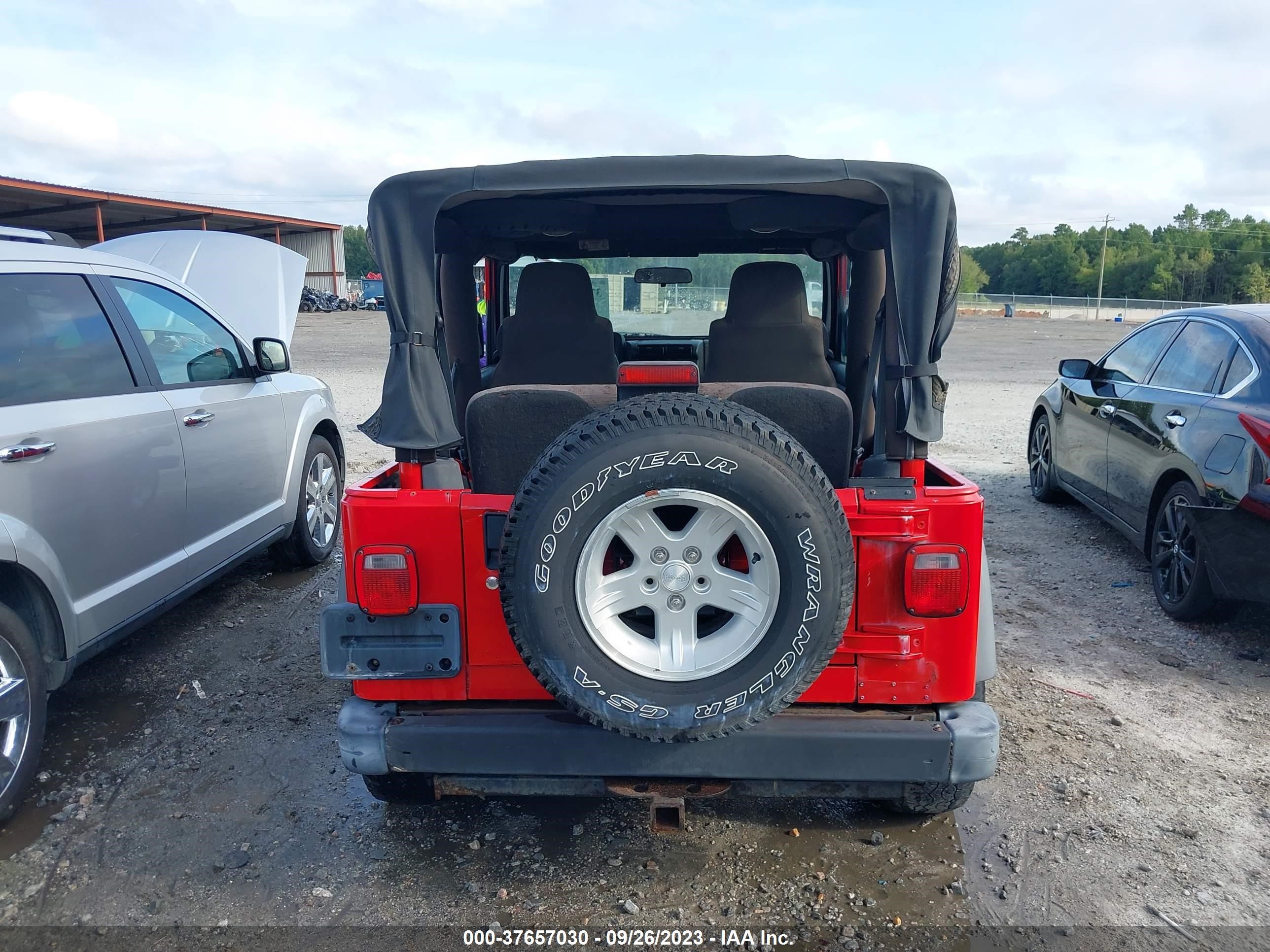 Photo 15 VIN: 1J4FA49S44P700422 - JEEP WRANGLER 