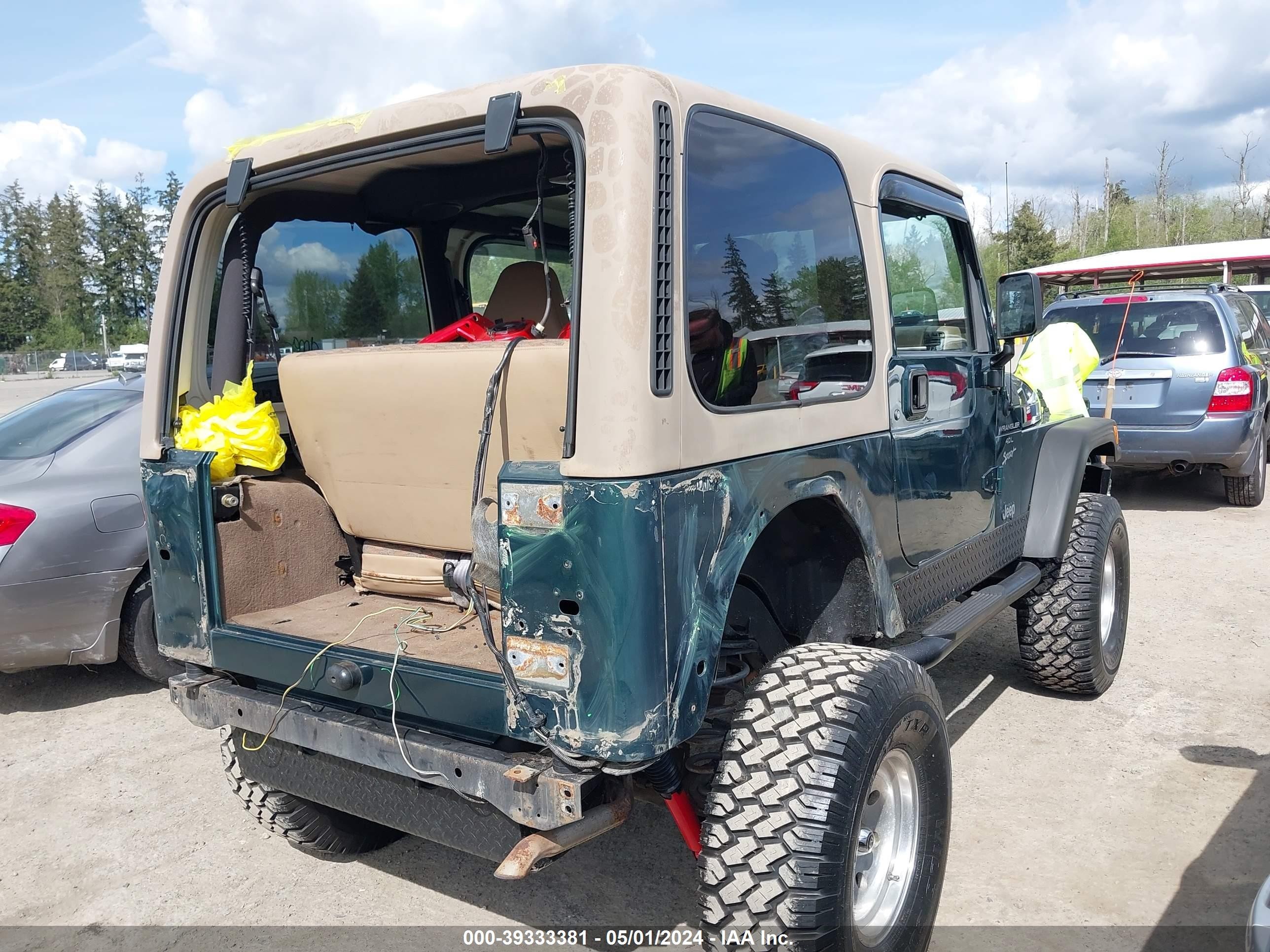 Photo 3 VIN: 1J4FA49S4YP759637 - JEEP WRANGLER 