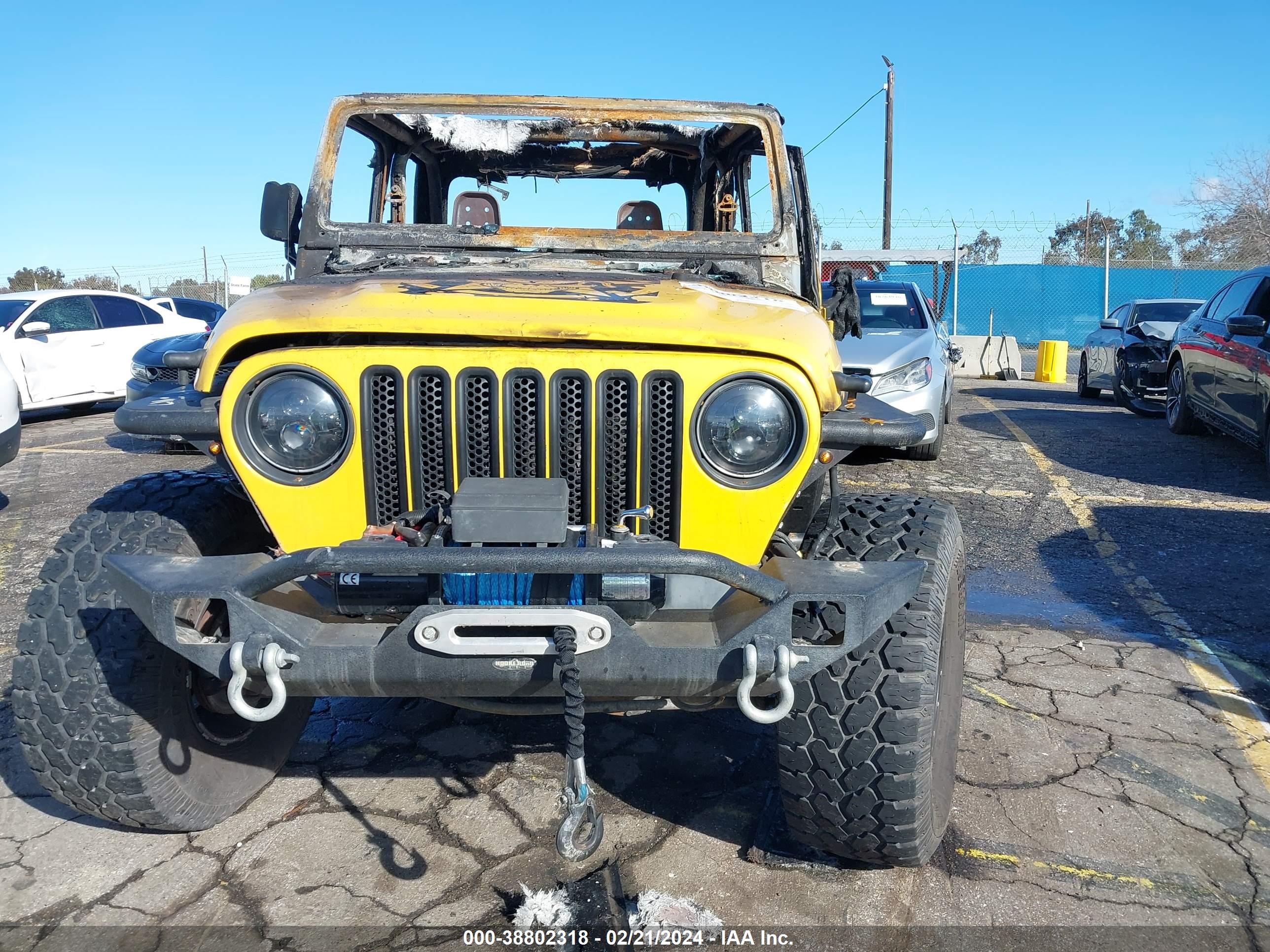 Photo 10 VIN: 1J4FA49S4YP799670 - JEEP NULL 