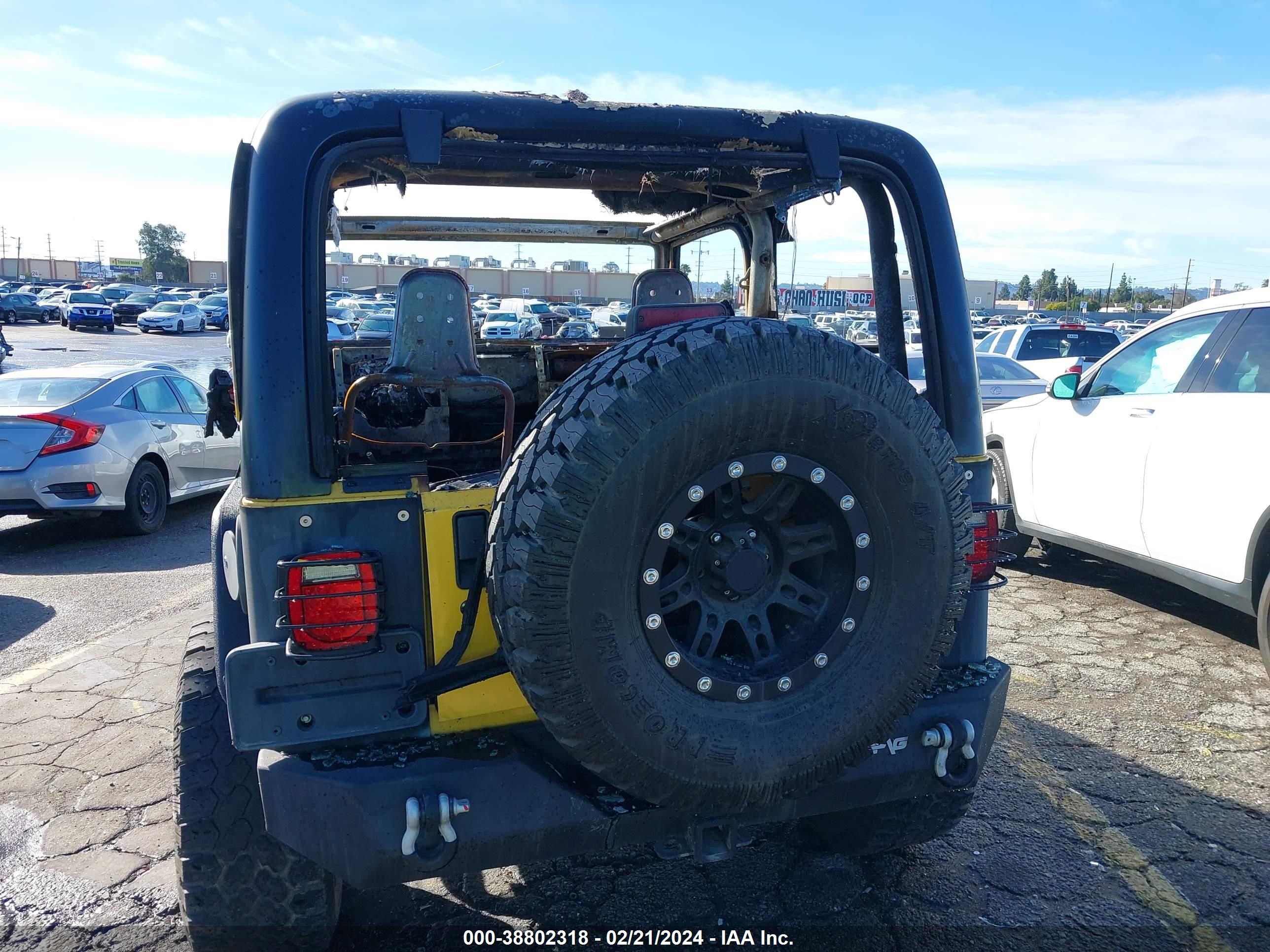 Photo 14 VIN: 1J4FA49S4YP799670 - JEEP NULL 