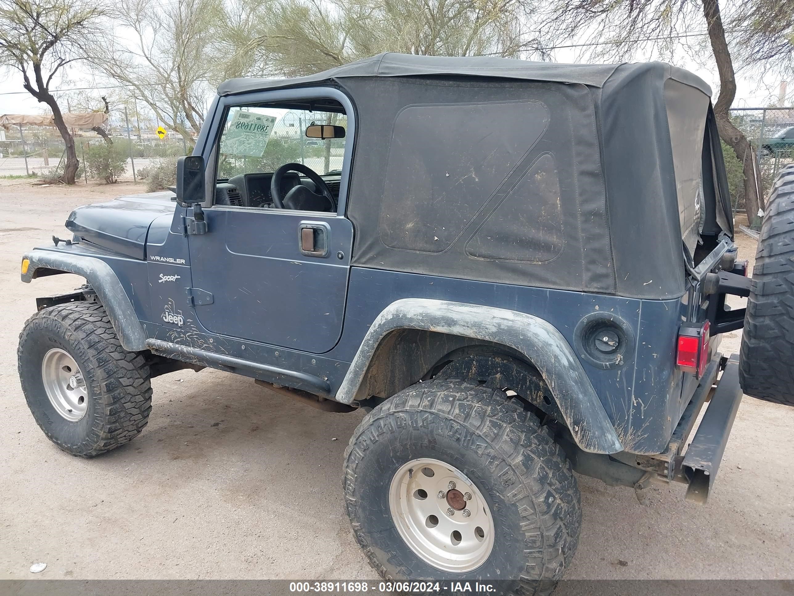 Photo 13 VIN: 1J4FA49S72P732925 - JEEP WRANGLER 