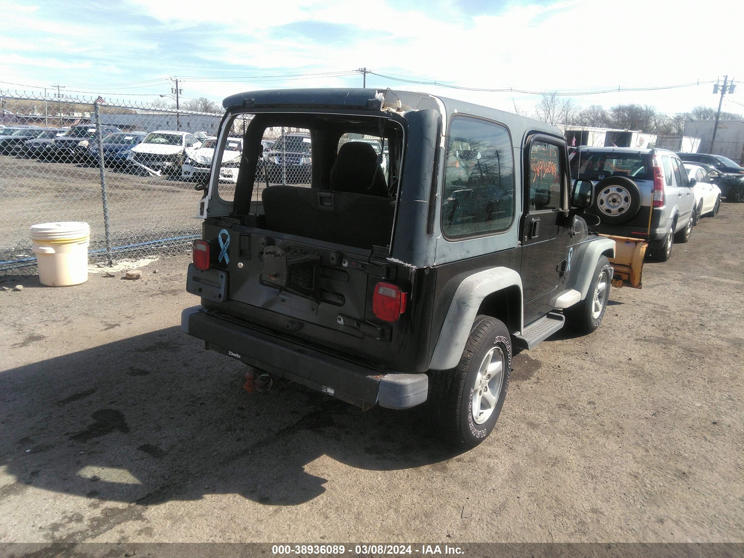 Photo 3 VIN: 1J4FA49S73P303253 - JEEP WRANGLER 