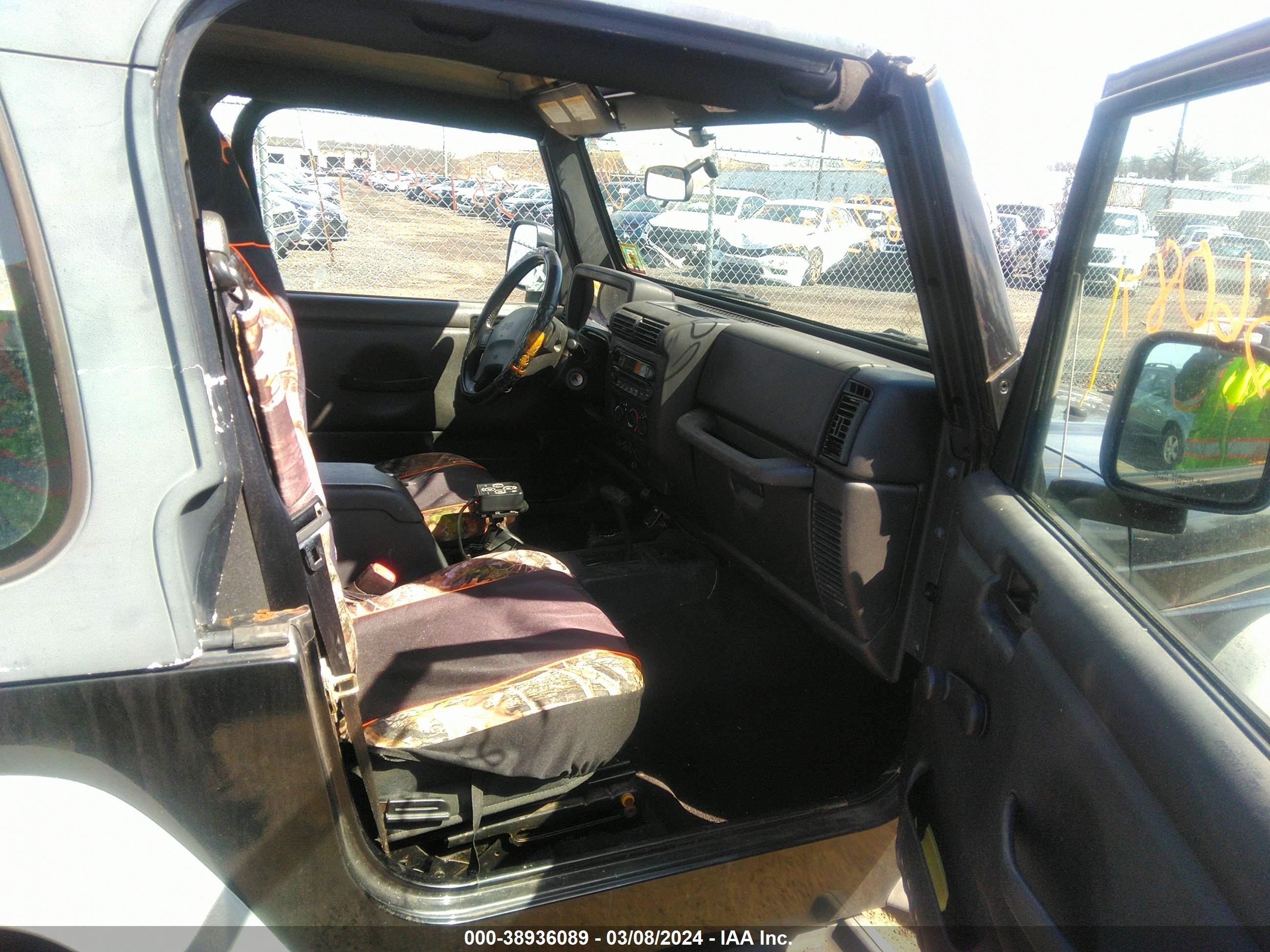 Photo 4 VIN: 1J4FA49S73P303253 - JEEP WRANGLER 