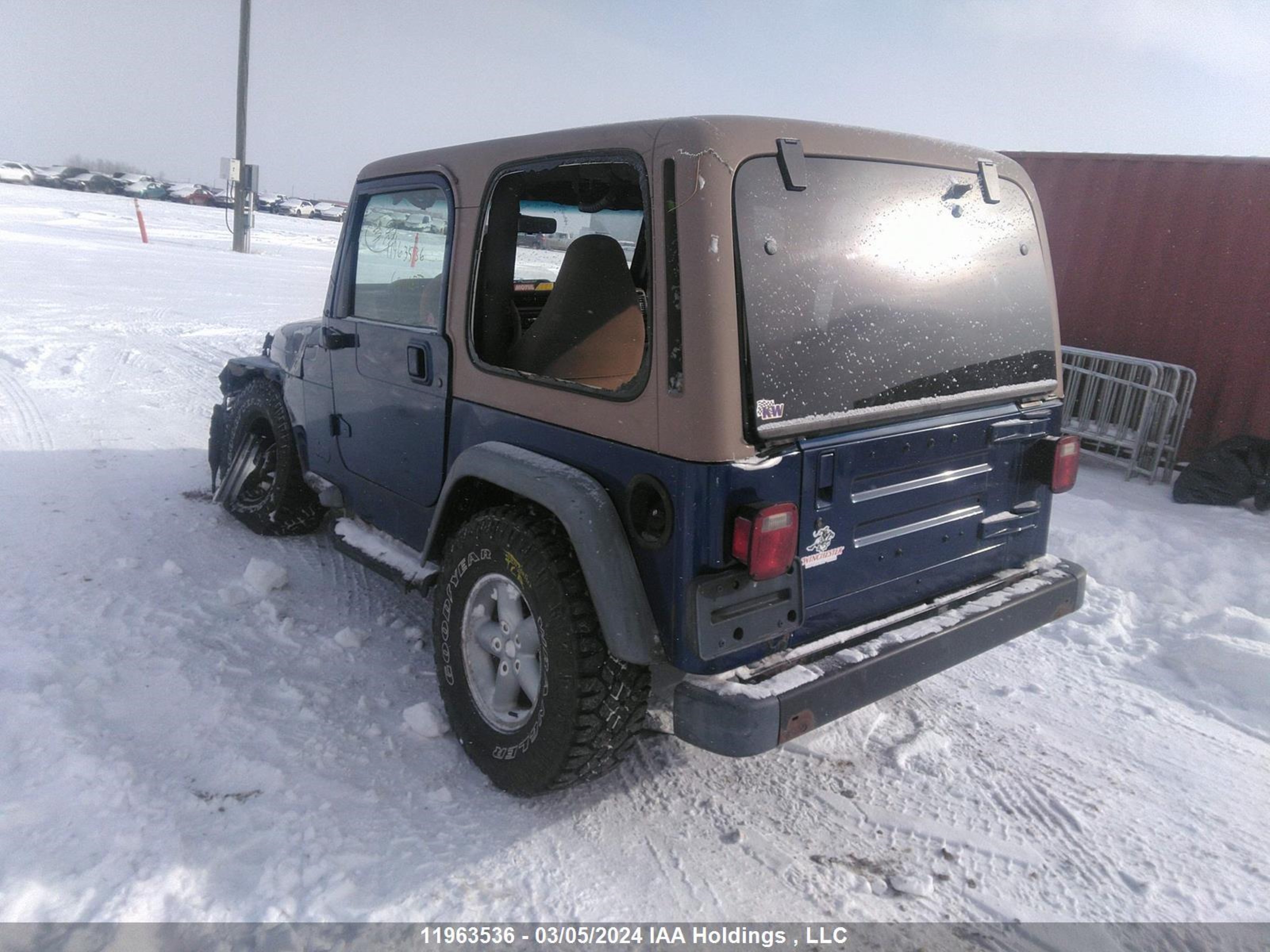 Photo 2 VIN: 1J4FA49S7YP776271 - JEEP NULL 