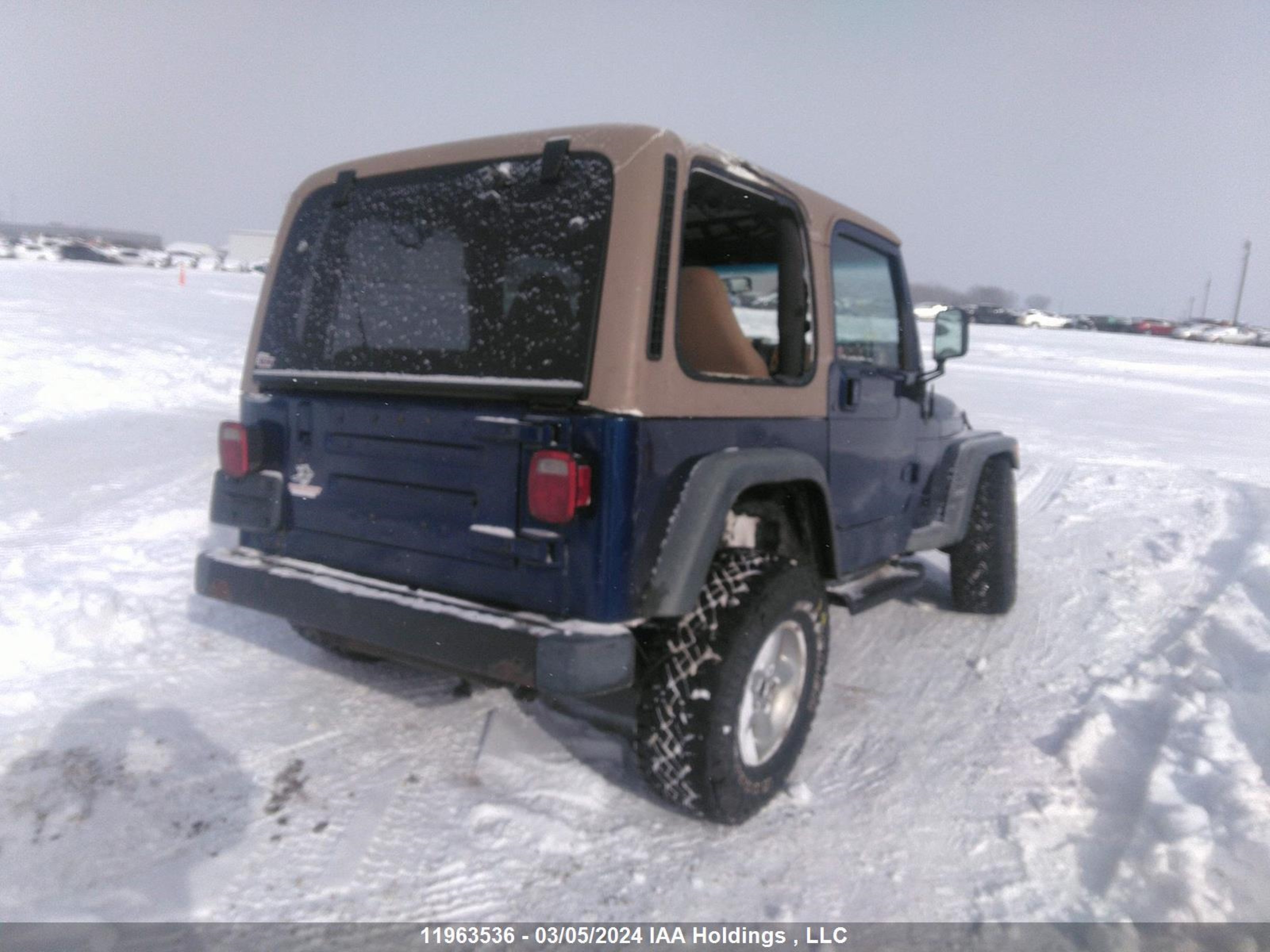 Photo 3 VIN: 1J4FA49S7YP776271 - JEEP NULL 