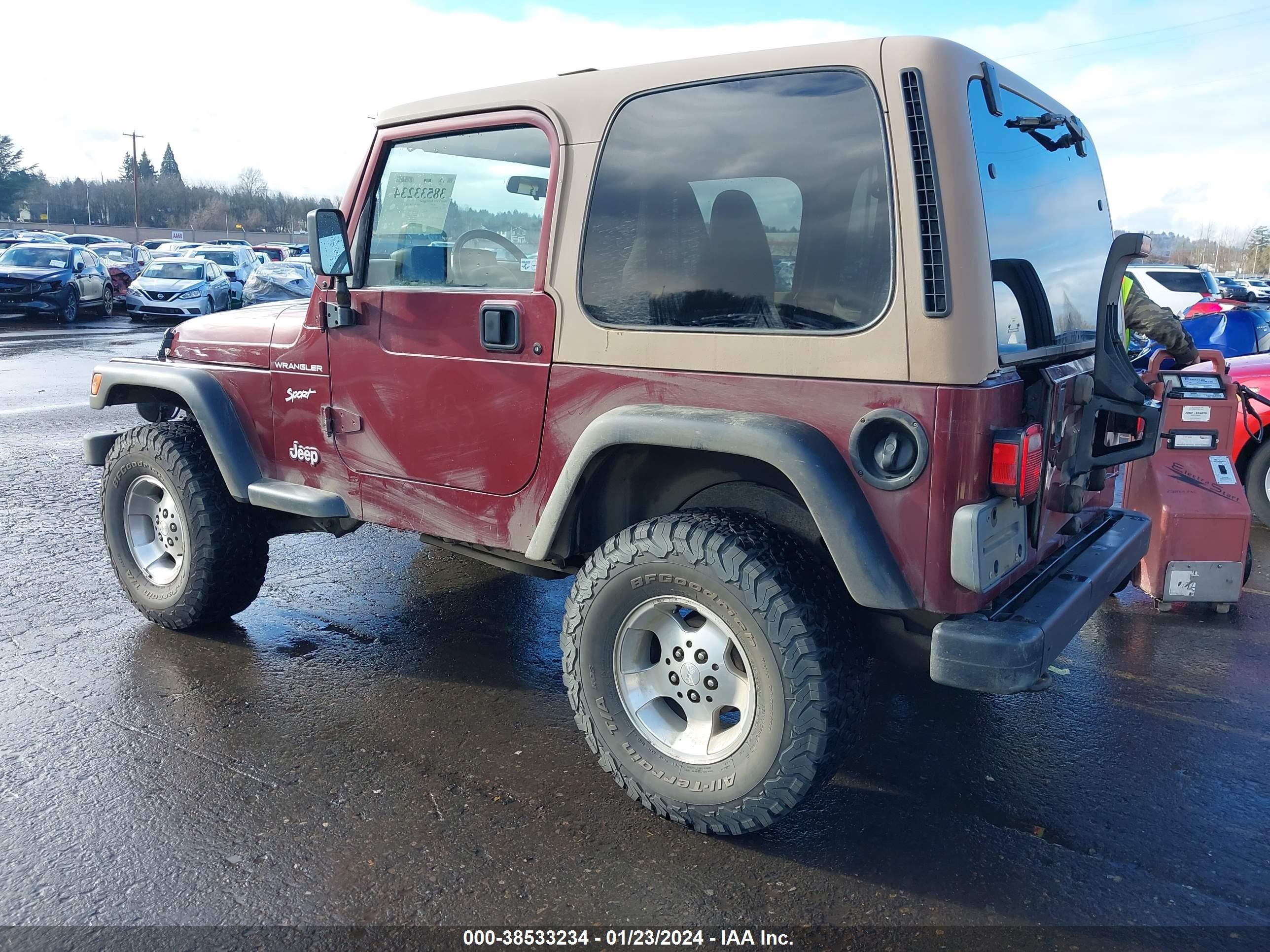 Photo 2 VIN: 1J4FA49S92P764324 - JEEP WRANGLER 