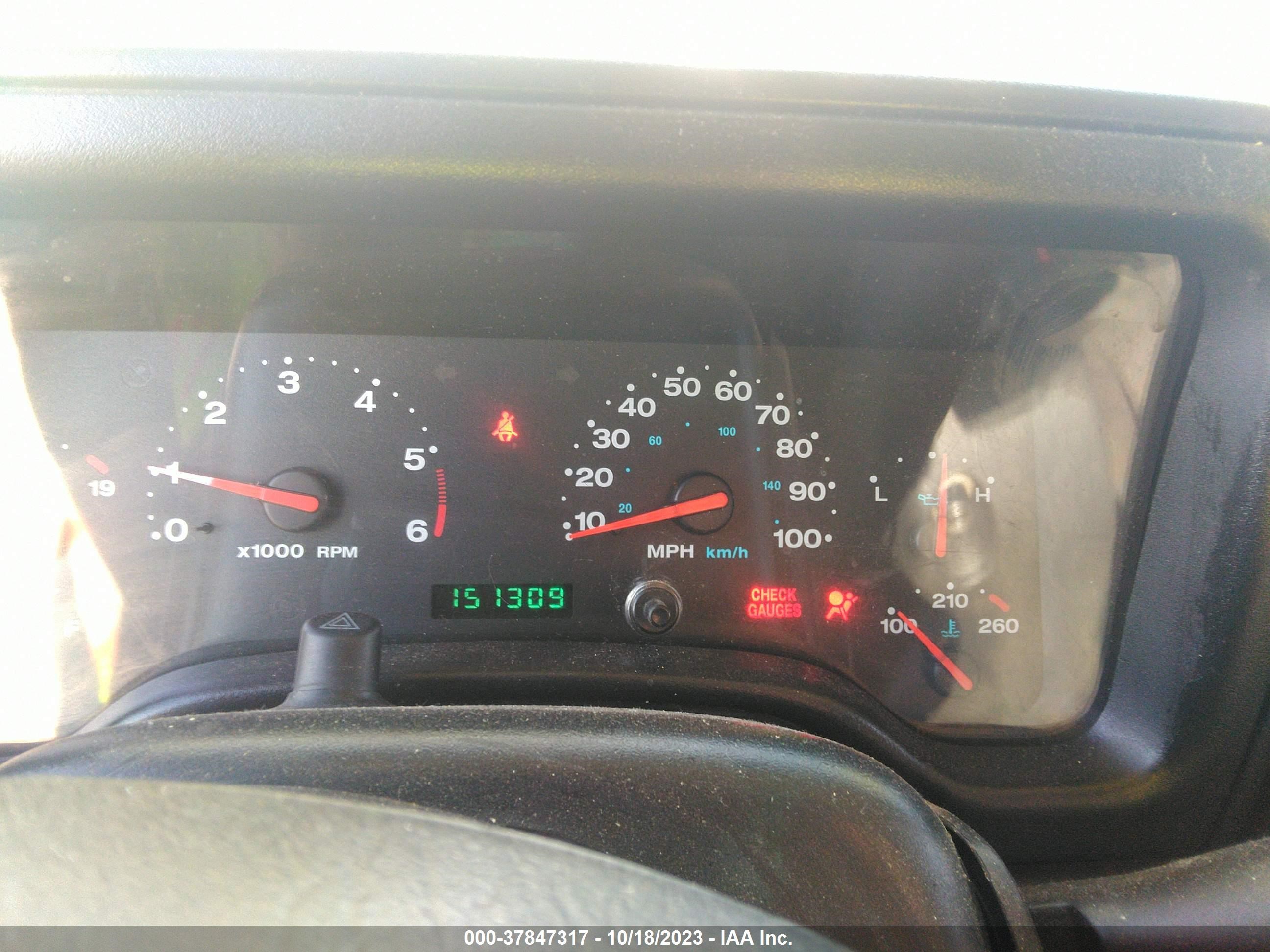 Photo 6 VIN: 1J4FA49S94P800970 - JEEP WRANGLER 