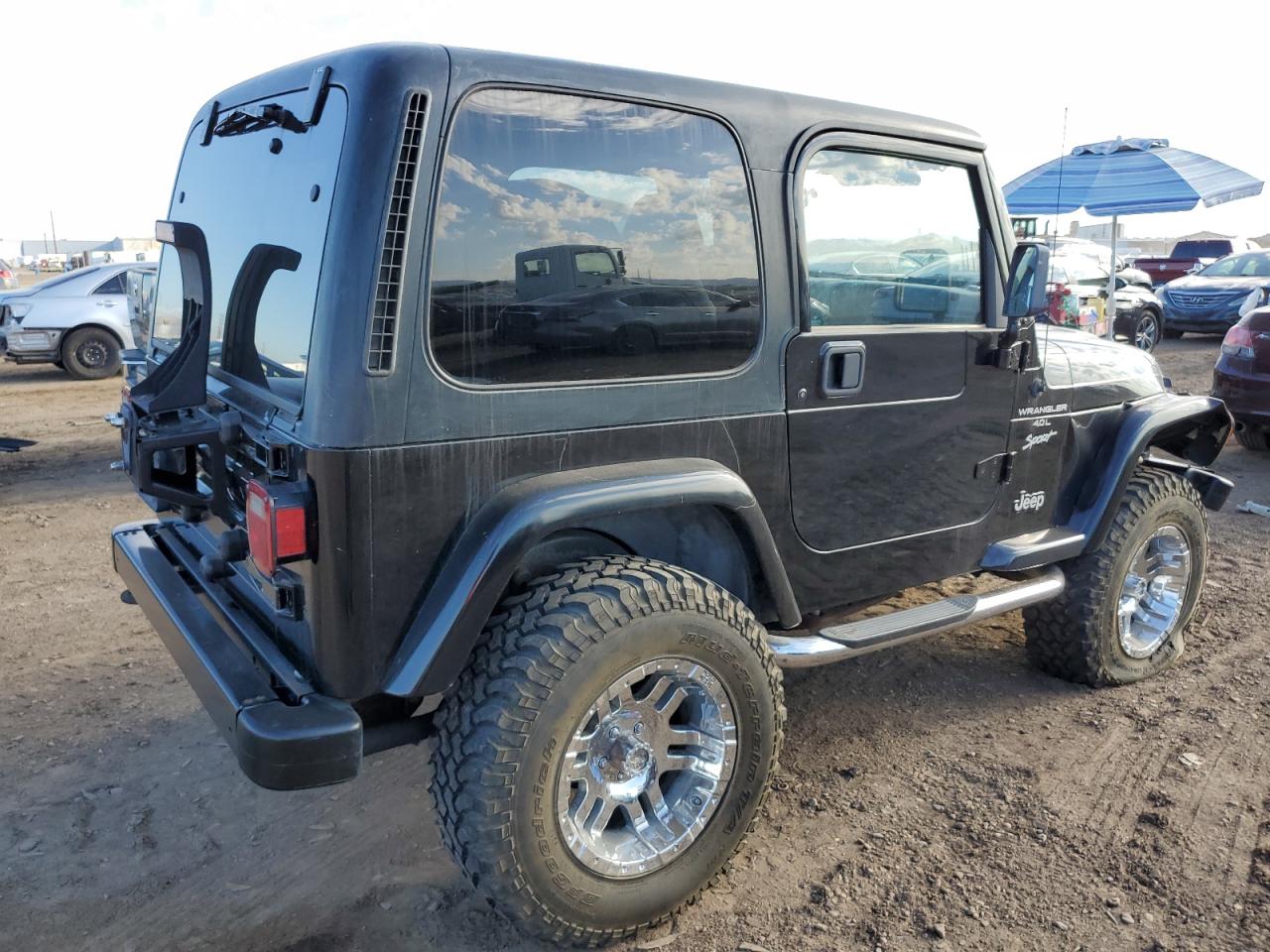 Photo 2 VIN: 1J4FA49S9YP700485 - JEEP WRANGLER 