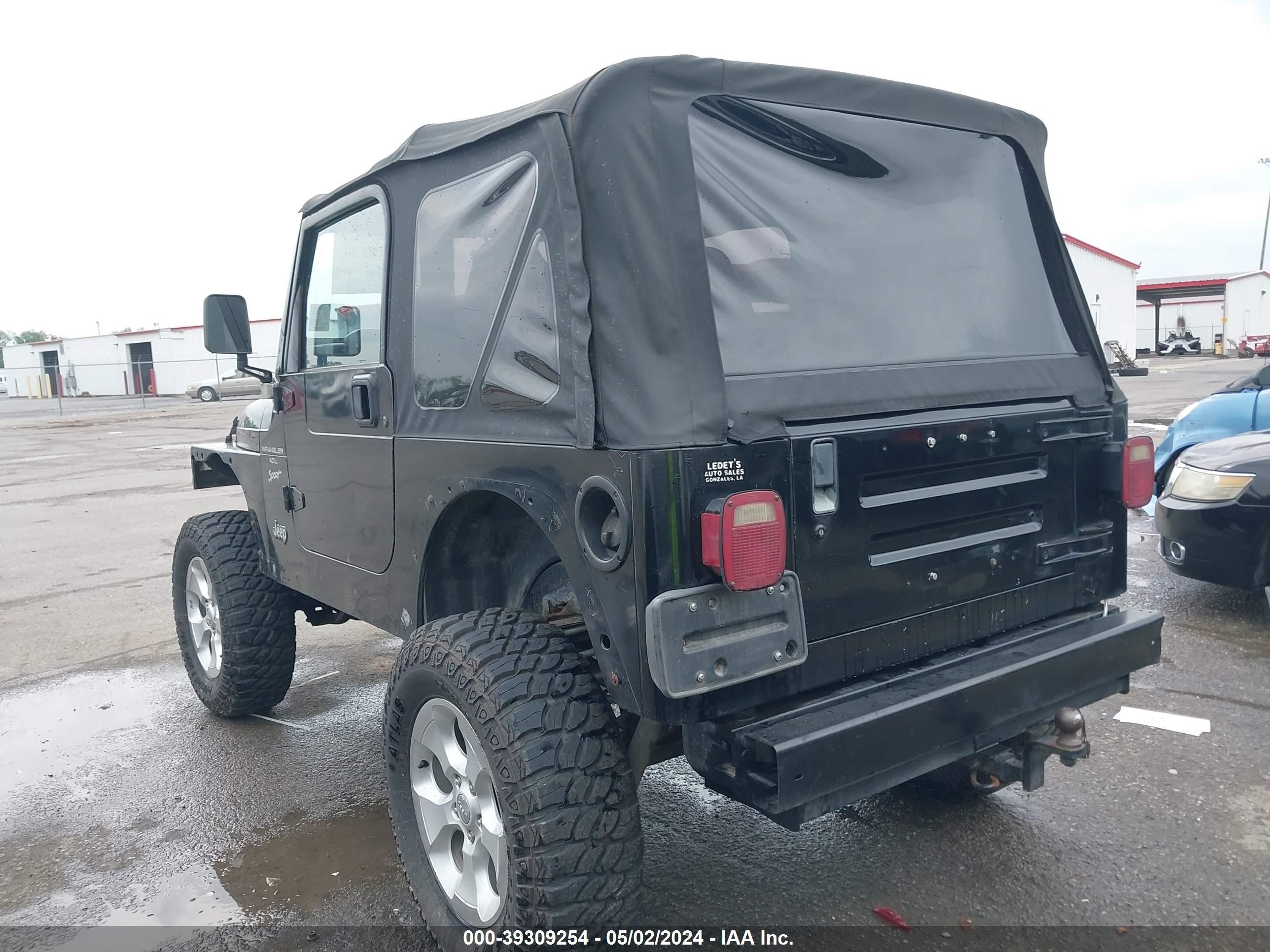 Photo 2 VIN: 1J4FA49S9YP707288 - JEEP WRANGLER 