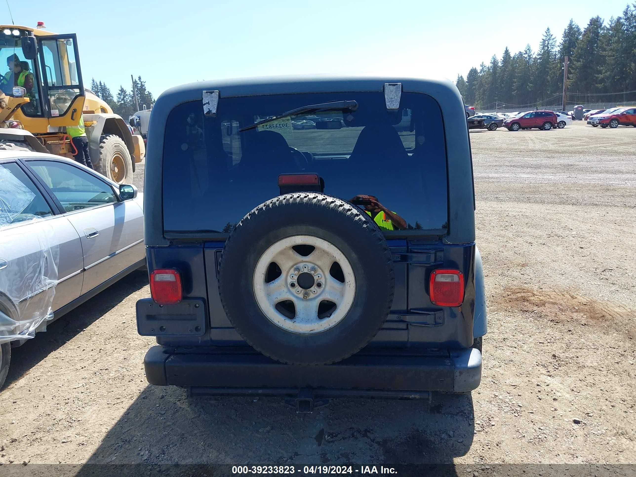 Photo 15 VIN: 1J4FA49S9YP712944 - JEEP WRANGLER 