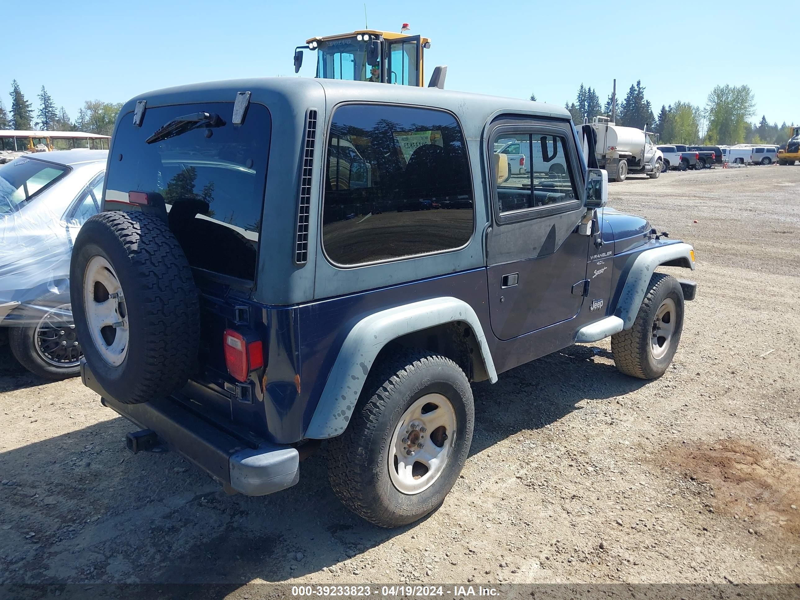 Photo 3 VIN: 1J4FA49S9YP712944 - JEEP WRANGLER 