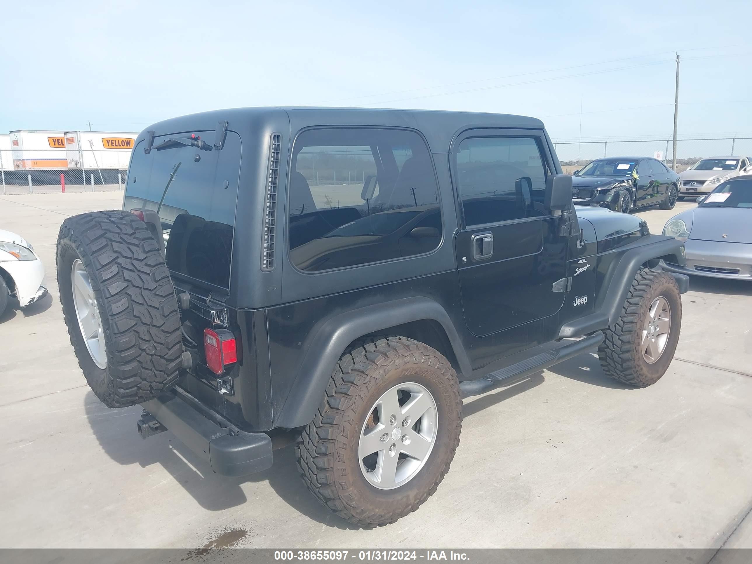 Photo 3 VIN: 1J4FA49S9YP764476 - JEEP WRANGLER 