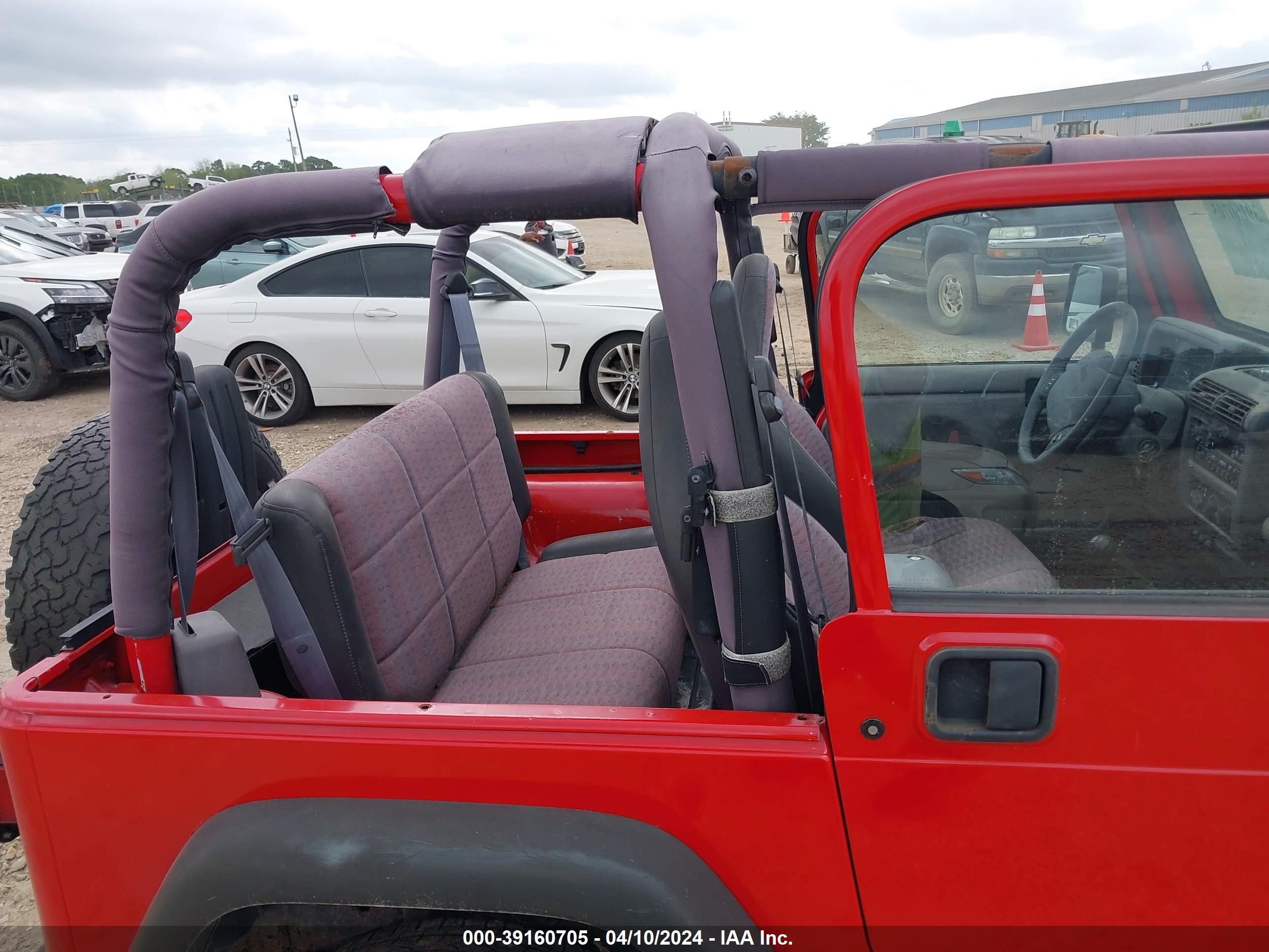 Photo 5 VIN: 1J4FA49S9YP773775 - JEEP WRANGLER 