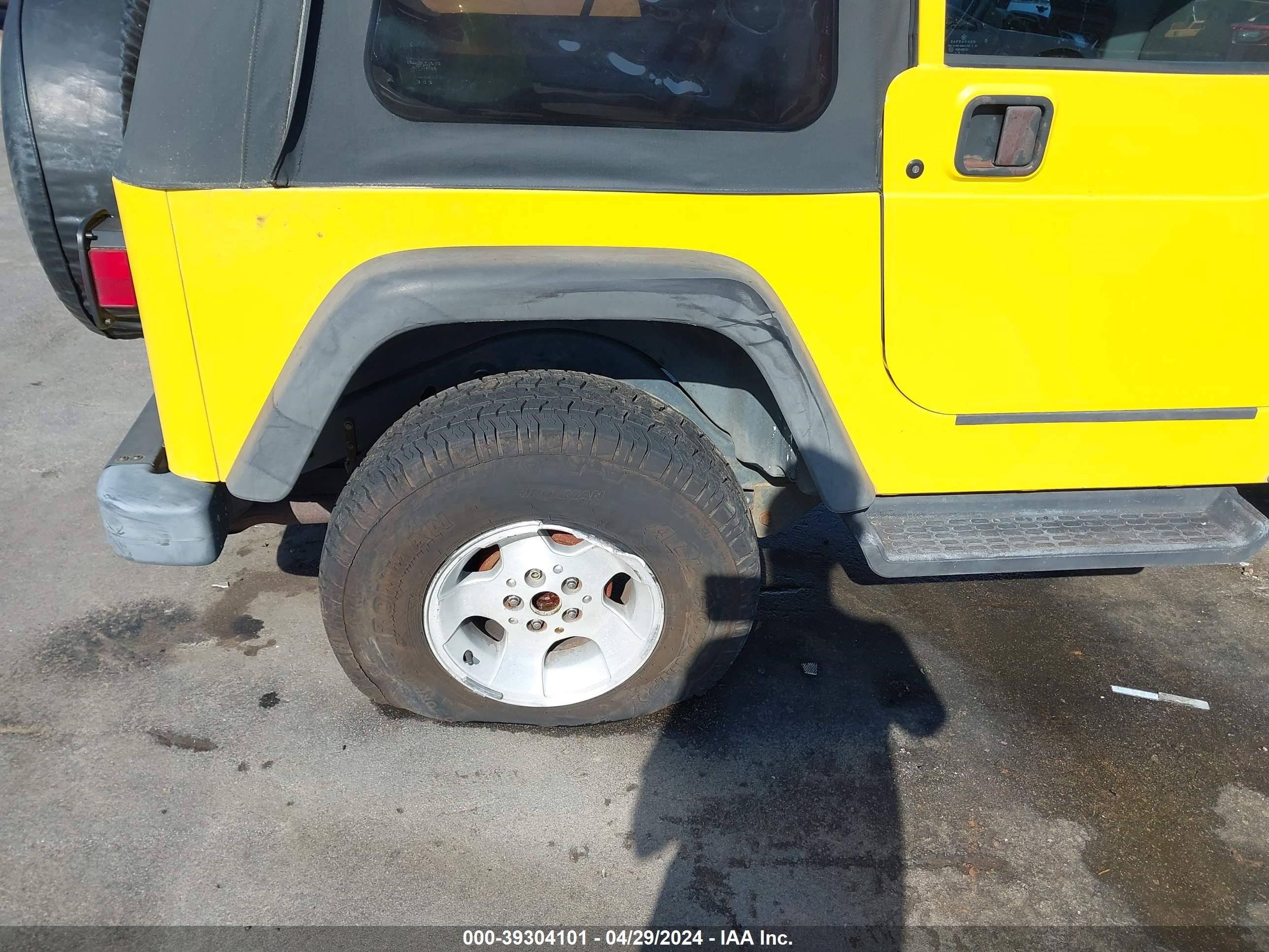 Photo 6 VIN: 1J4FA49SX1P353755 - JEEP WRANGLER 