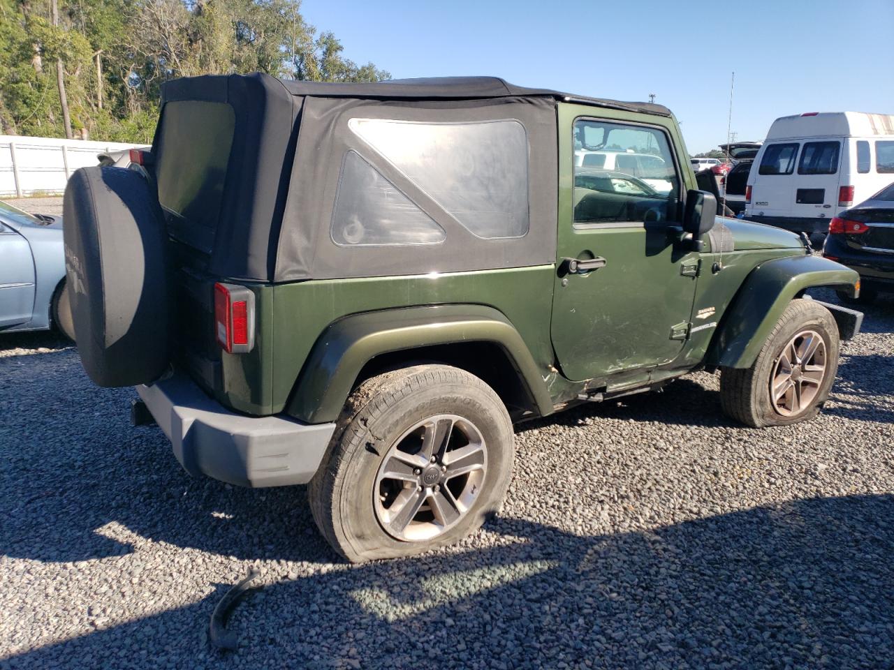 Photo 2 VIN: 1J4FA54128L569069 - JEEP WRANGLER 