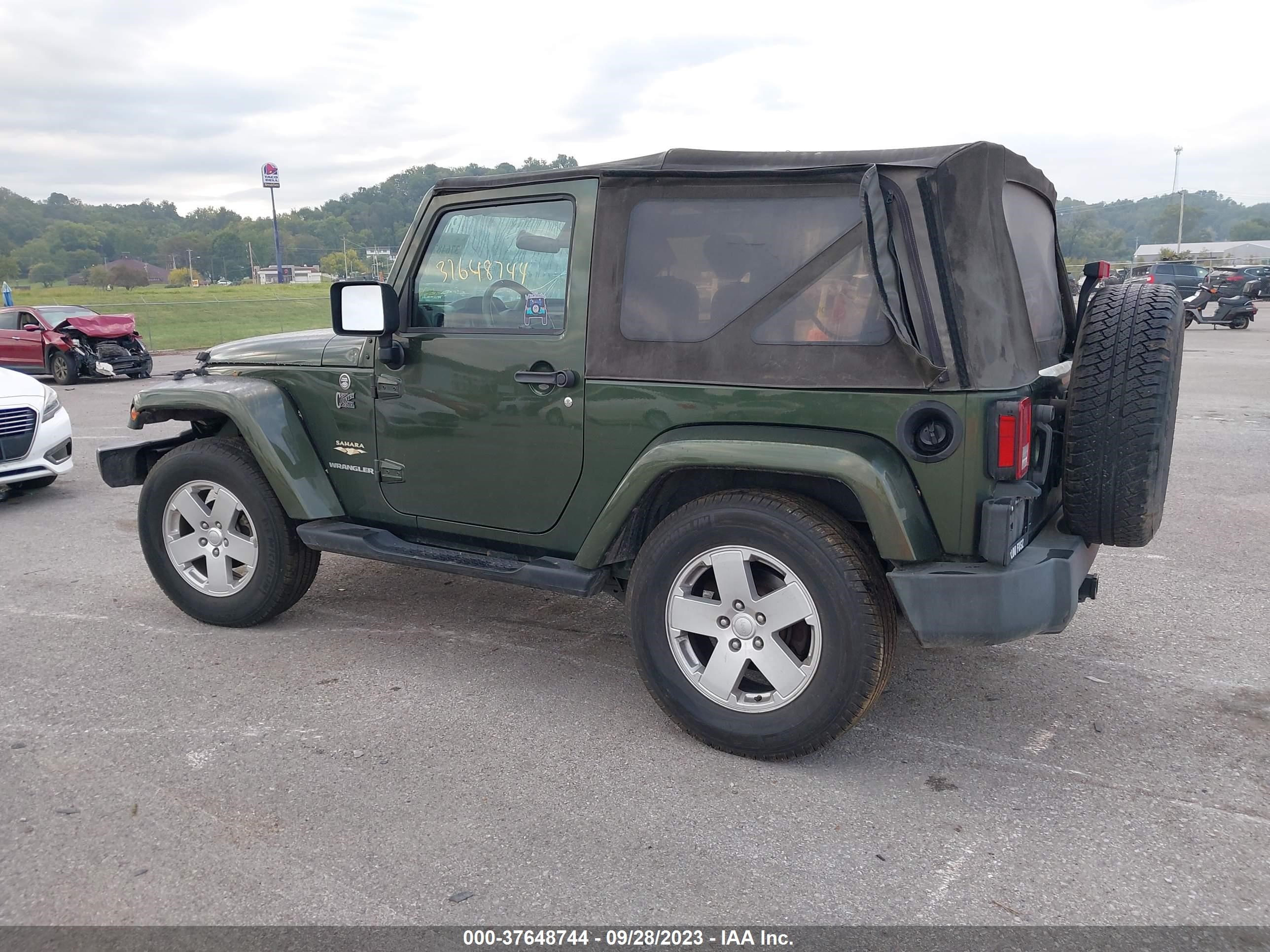 Photo 2 VIN: 1J4FA54137L225832 - JEEP WRANGLER 