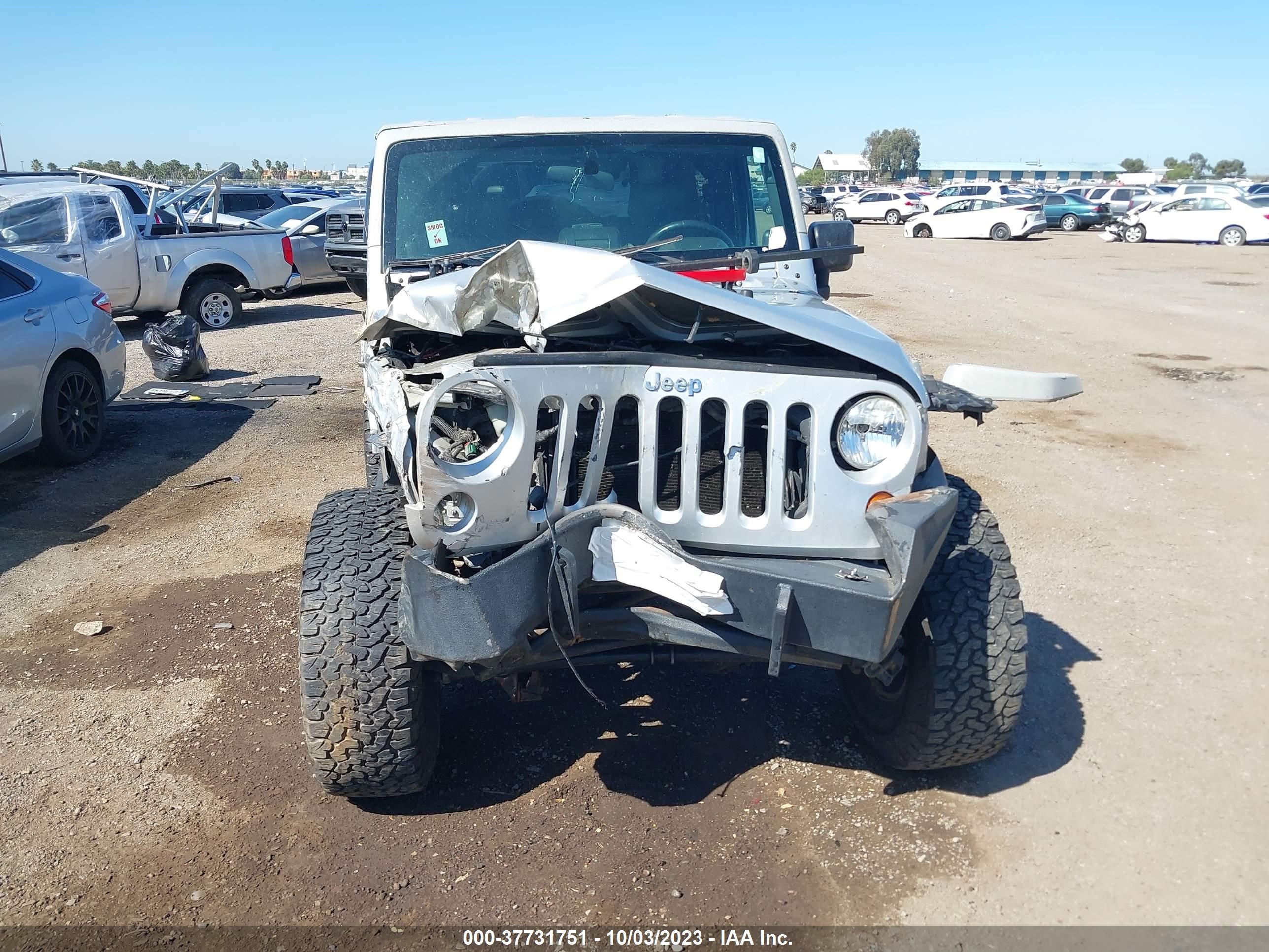 Photo 12 VIN: 1J4FA54147L184014 - JEEP WRANGLER 