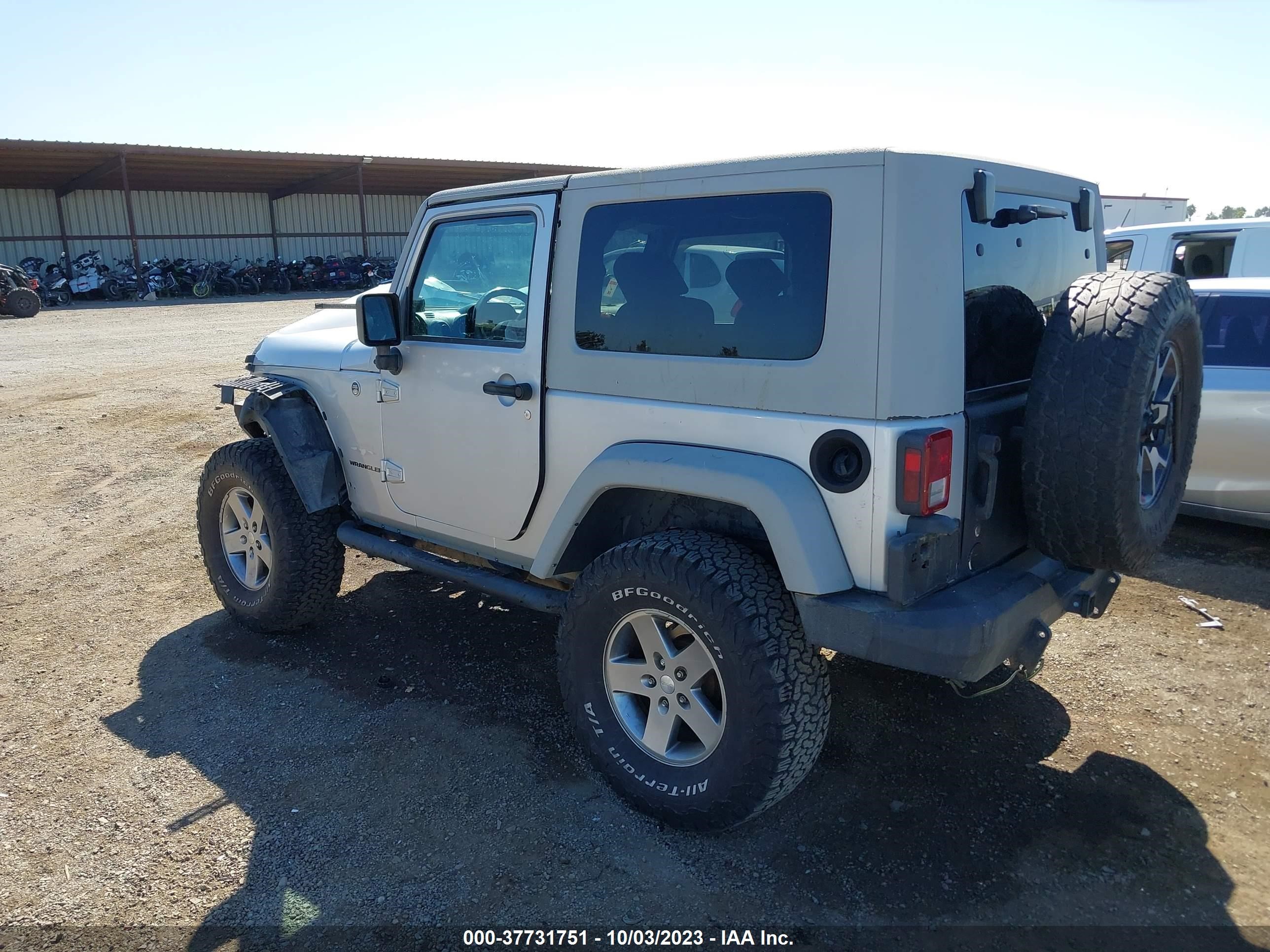 Photo 2 VIN: 1J4FA54147L184014 - JEEP WRANGLER 