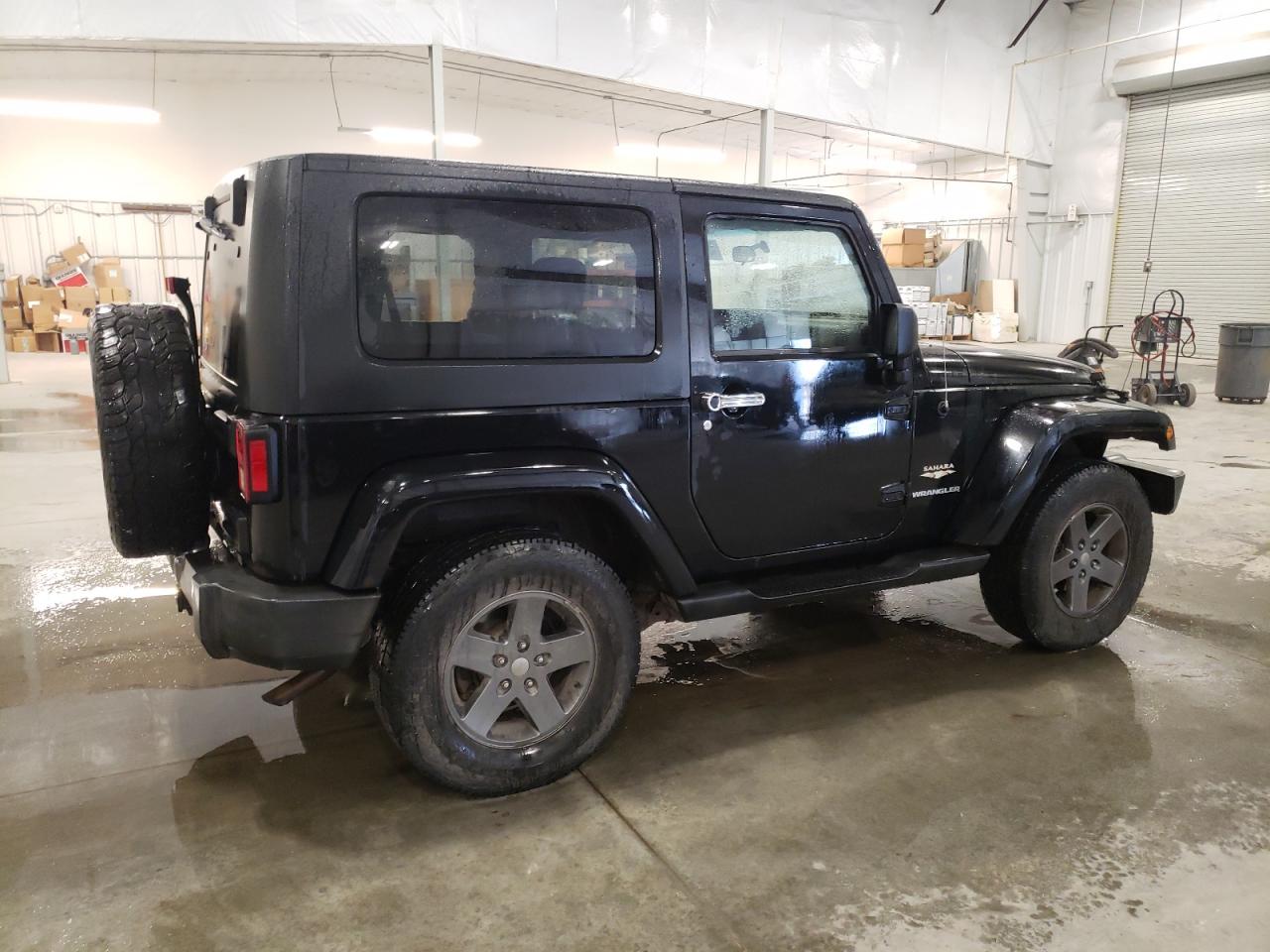 Photo 2 VIN: 1J4FA54147L219635 - JEEP WRANGLER 