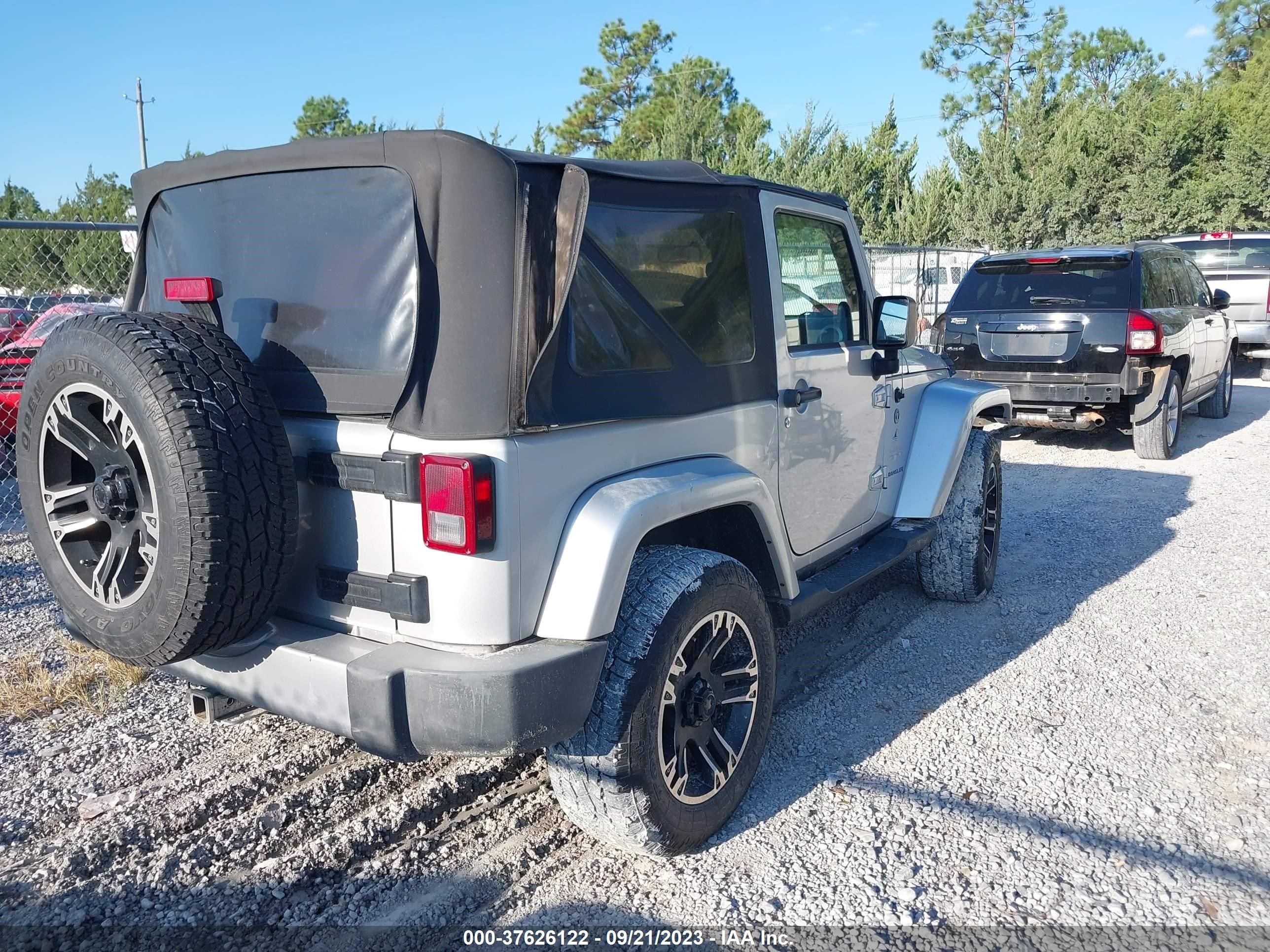 Photo 3 VIN: 1J4FA54158L500277 - JEEP WRANGLER 