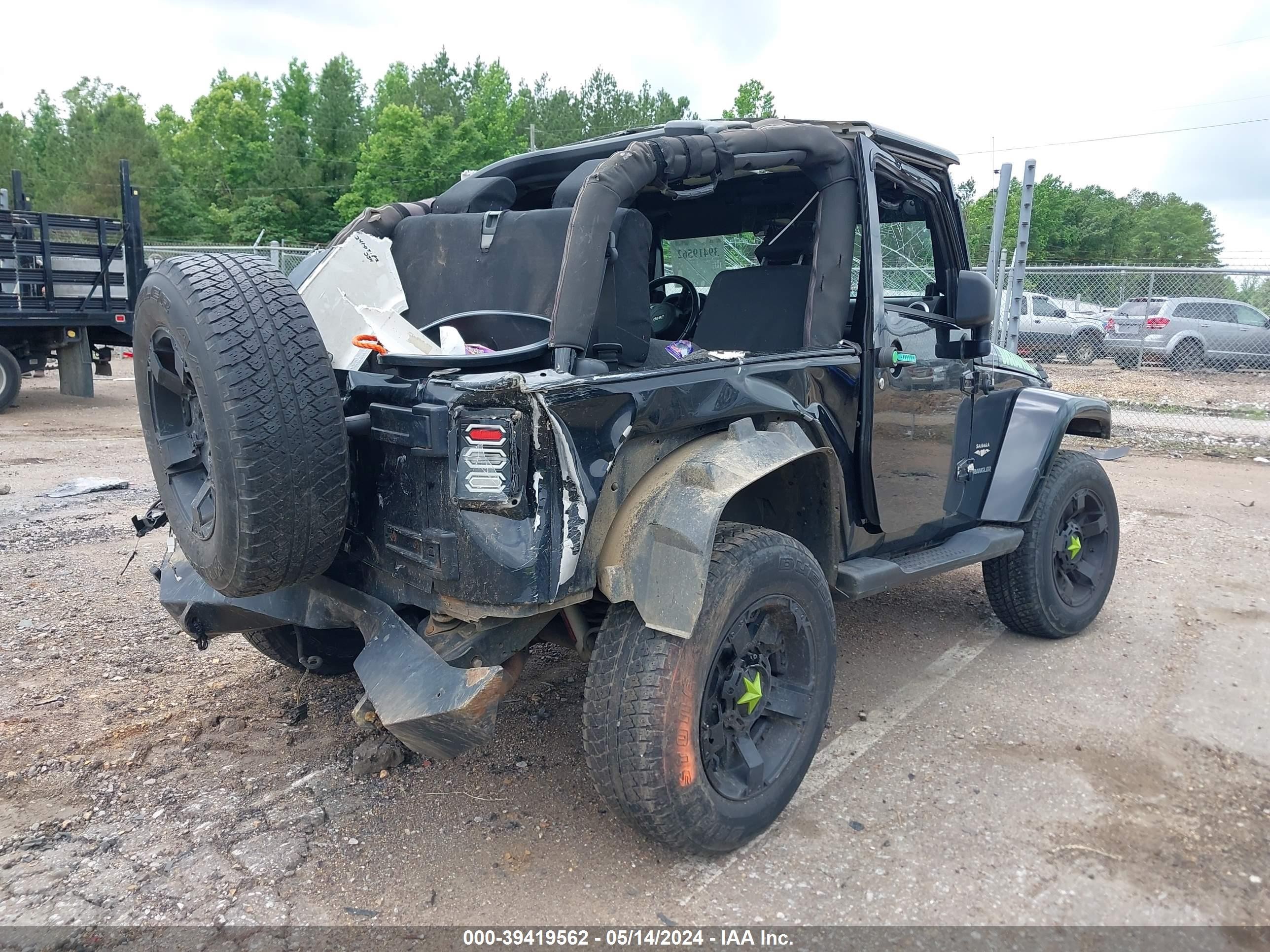 Photo 3 VIN: 1J4FA54188L519812 - JEEP WRANGLER 