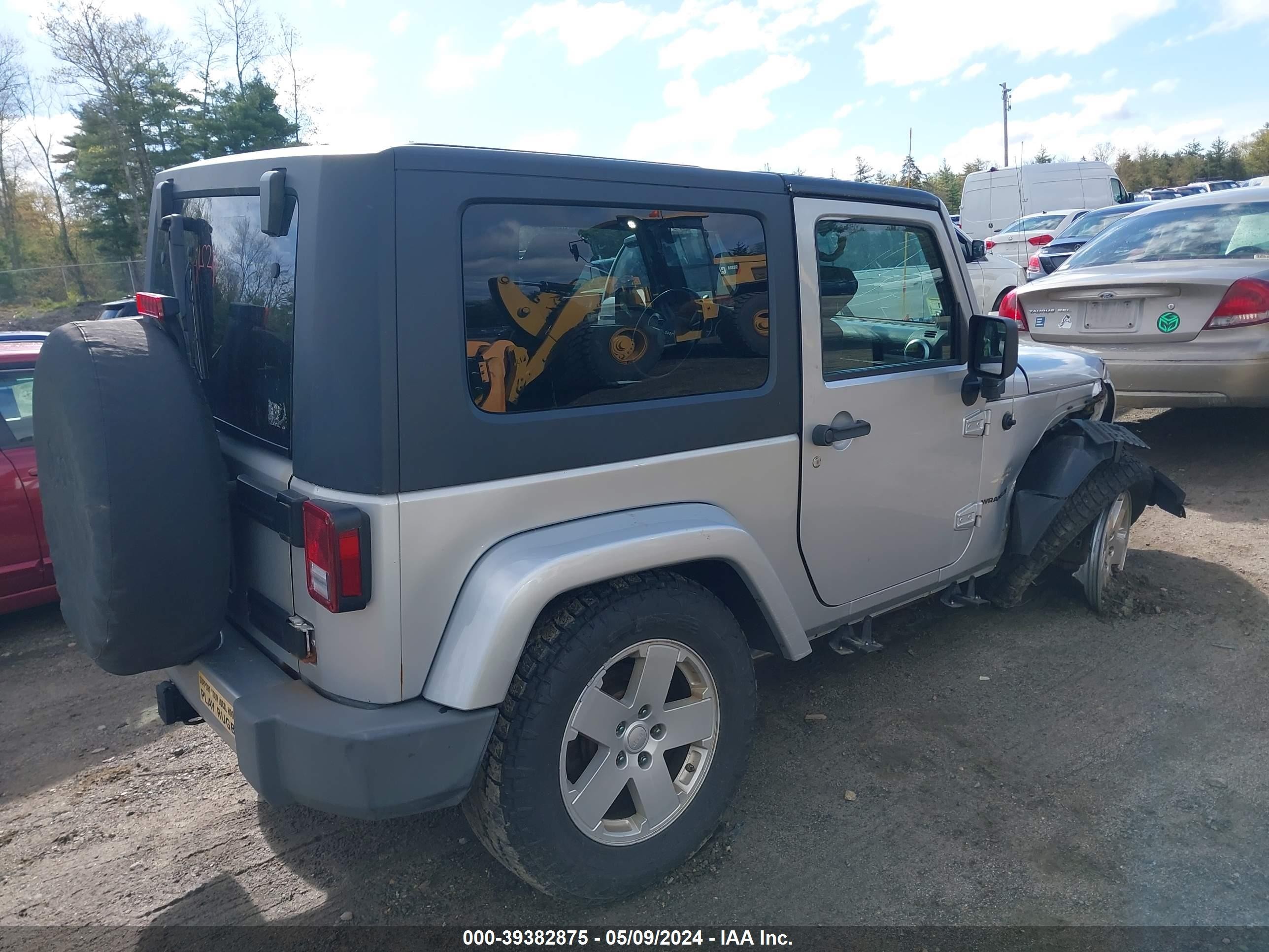 Photo 3 VIN: 1J4FA54198L534755 - JEEP WRANGLER 