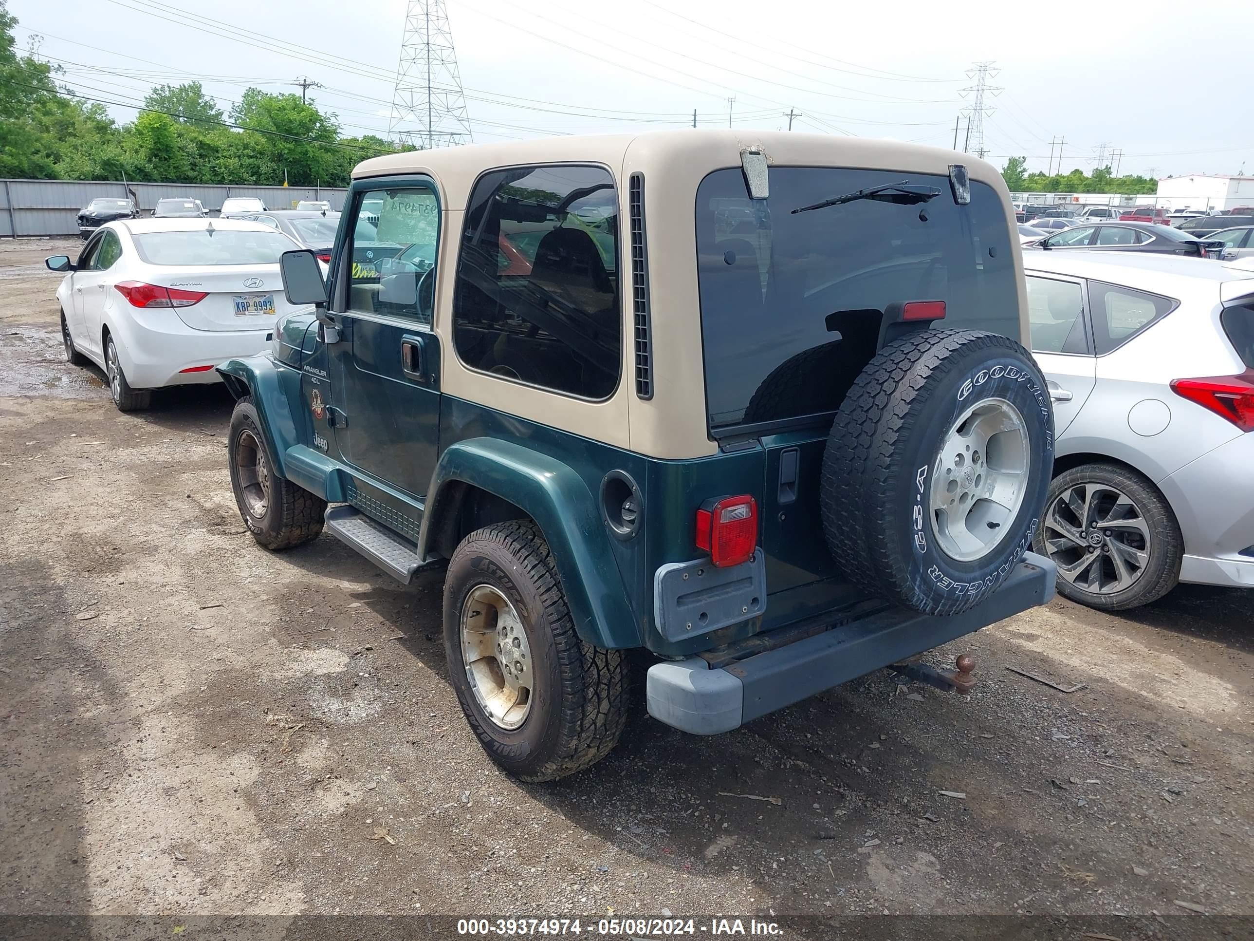 Photo 2 VIN: 1J4FA59S0YP723028 - JEEP WRANGLER 