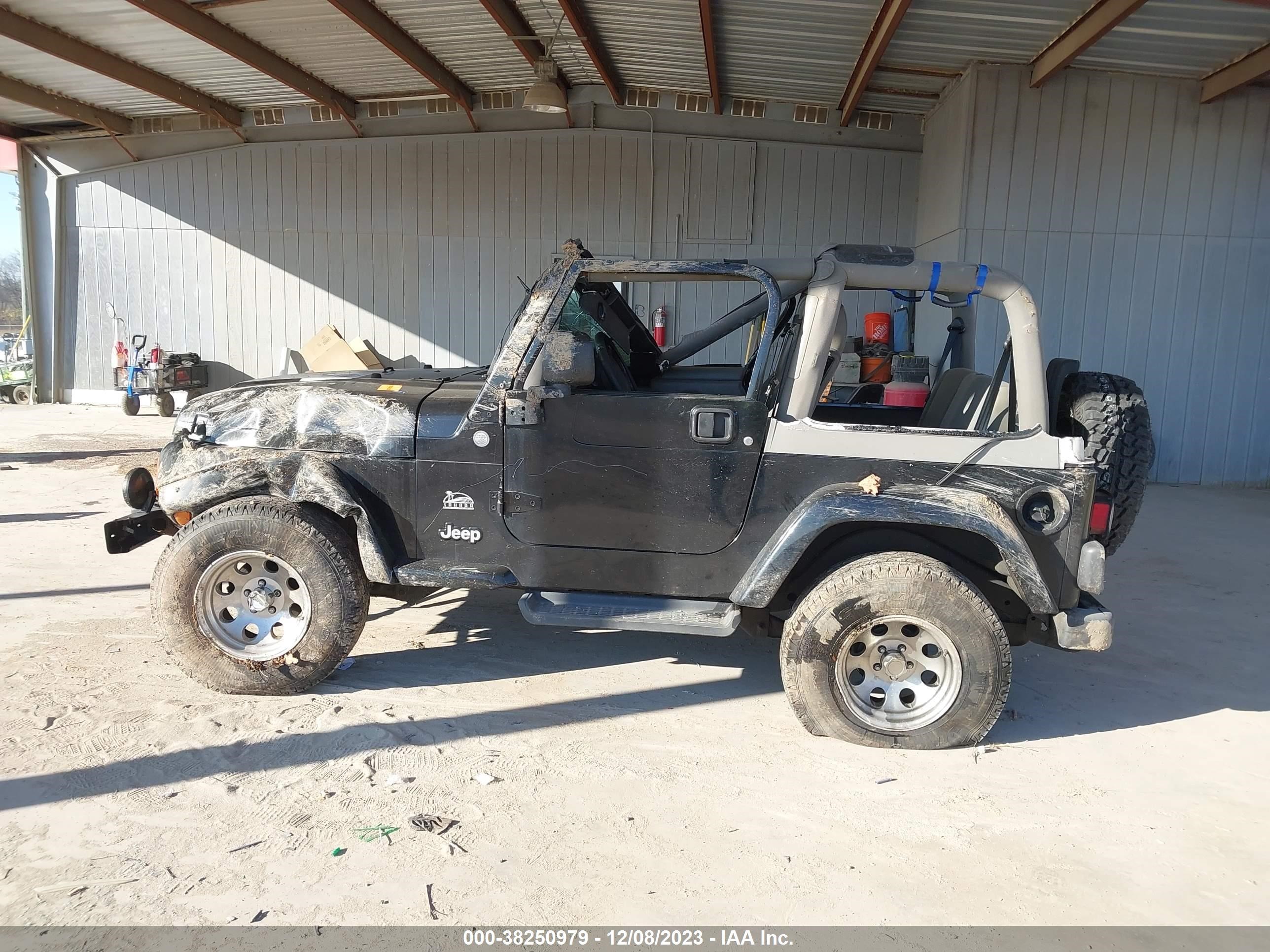 Photo 13 VIN: 1J4FA59S24P725616 - JEEP WRANGLER 