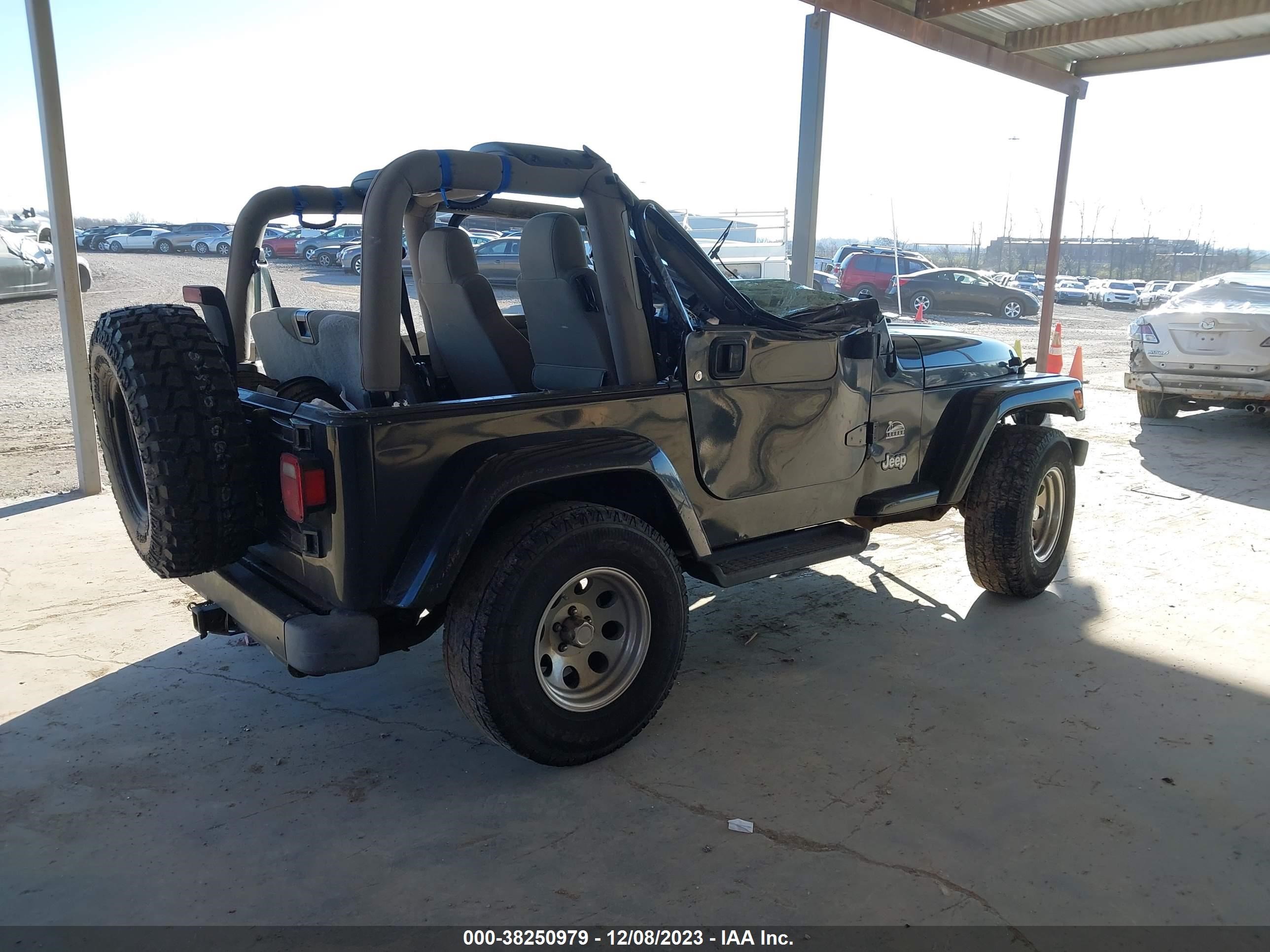 Photo 3 VIN: 1J4FA59S24P725616 - JEEP WRANGLER 