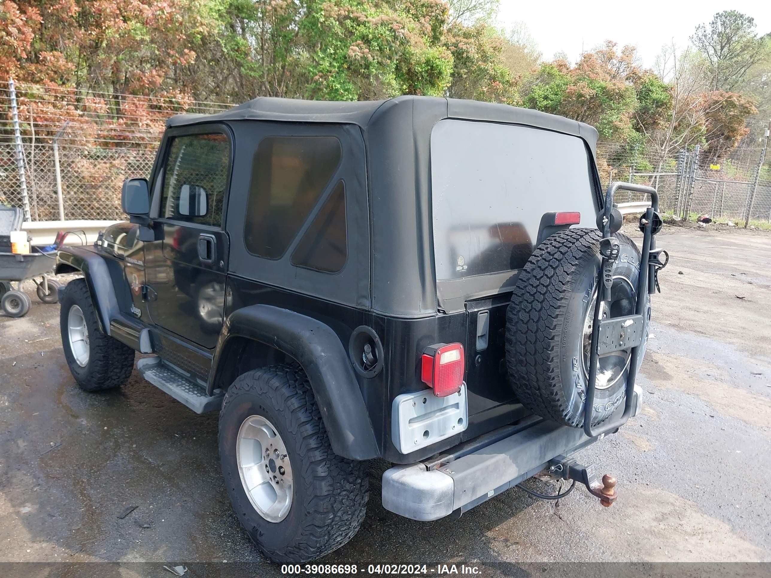 Photo 2 VIN: 1J4FA59S42P725209 - JEEP WRANGLER 