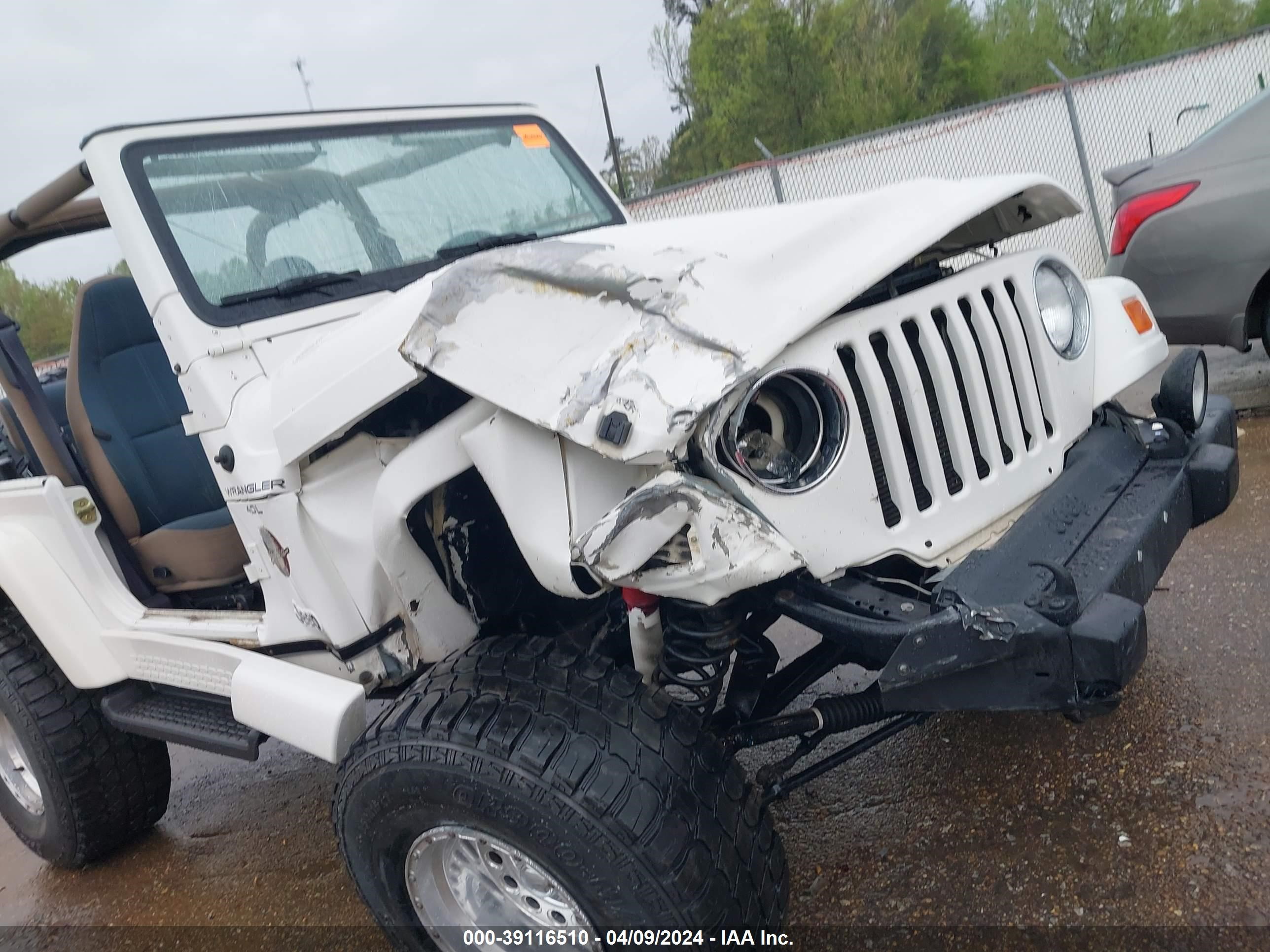 Photo 5 VIN: 1J4FA59S4YP768859 - JEEP WRANGLER 