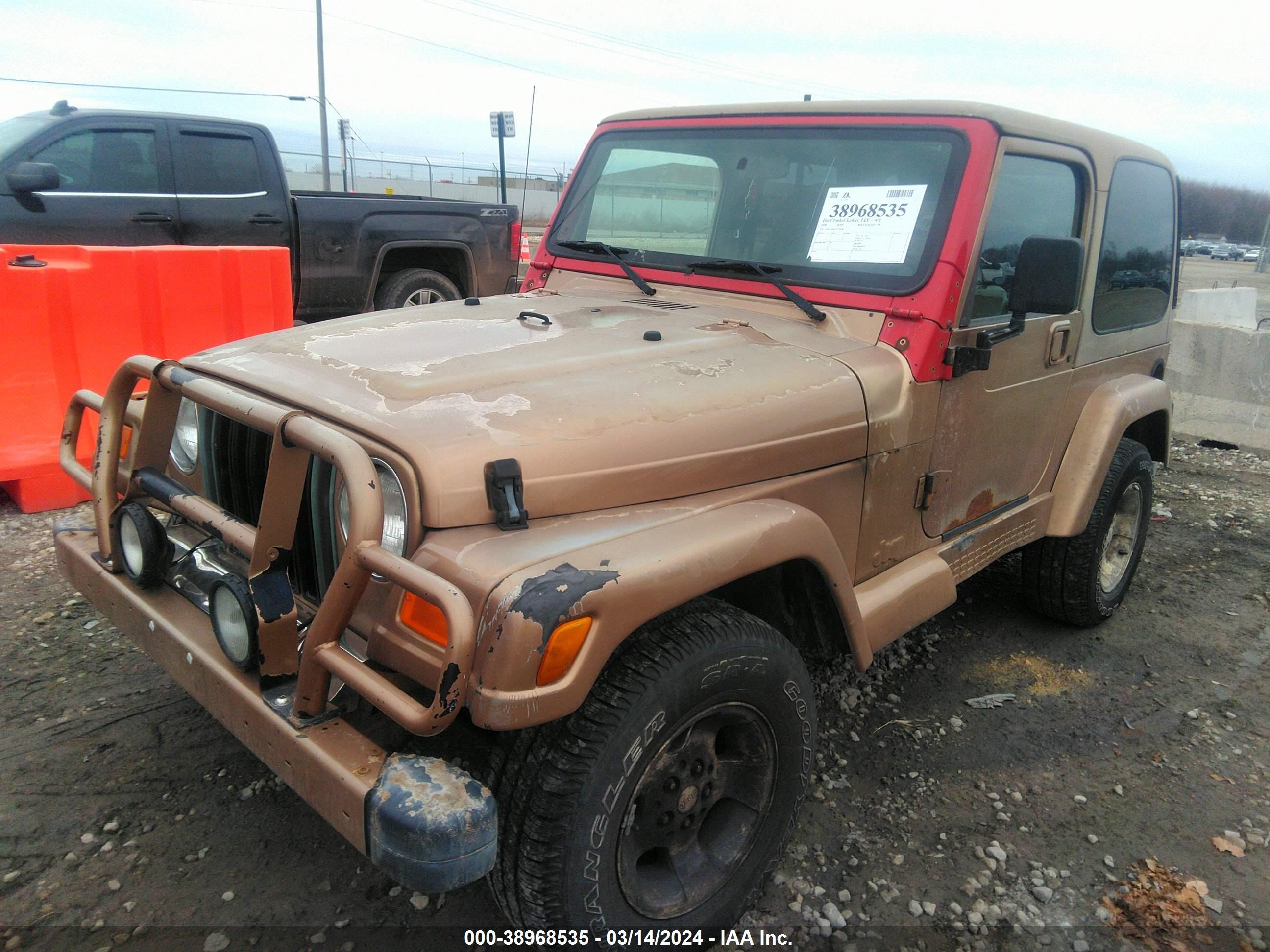 Photo 1 VIN: 1J4FA59S6YP756986 - JEEP WRANGLER 