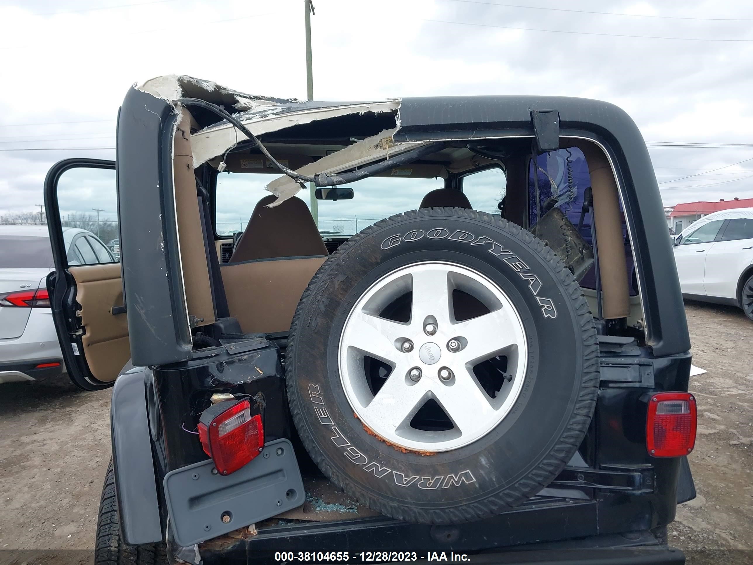 Photo 5 VIN: 1J4FA59S7YP775238 - JEEP WRANGLER 