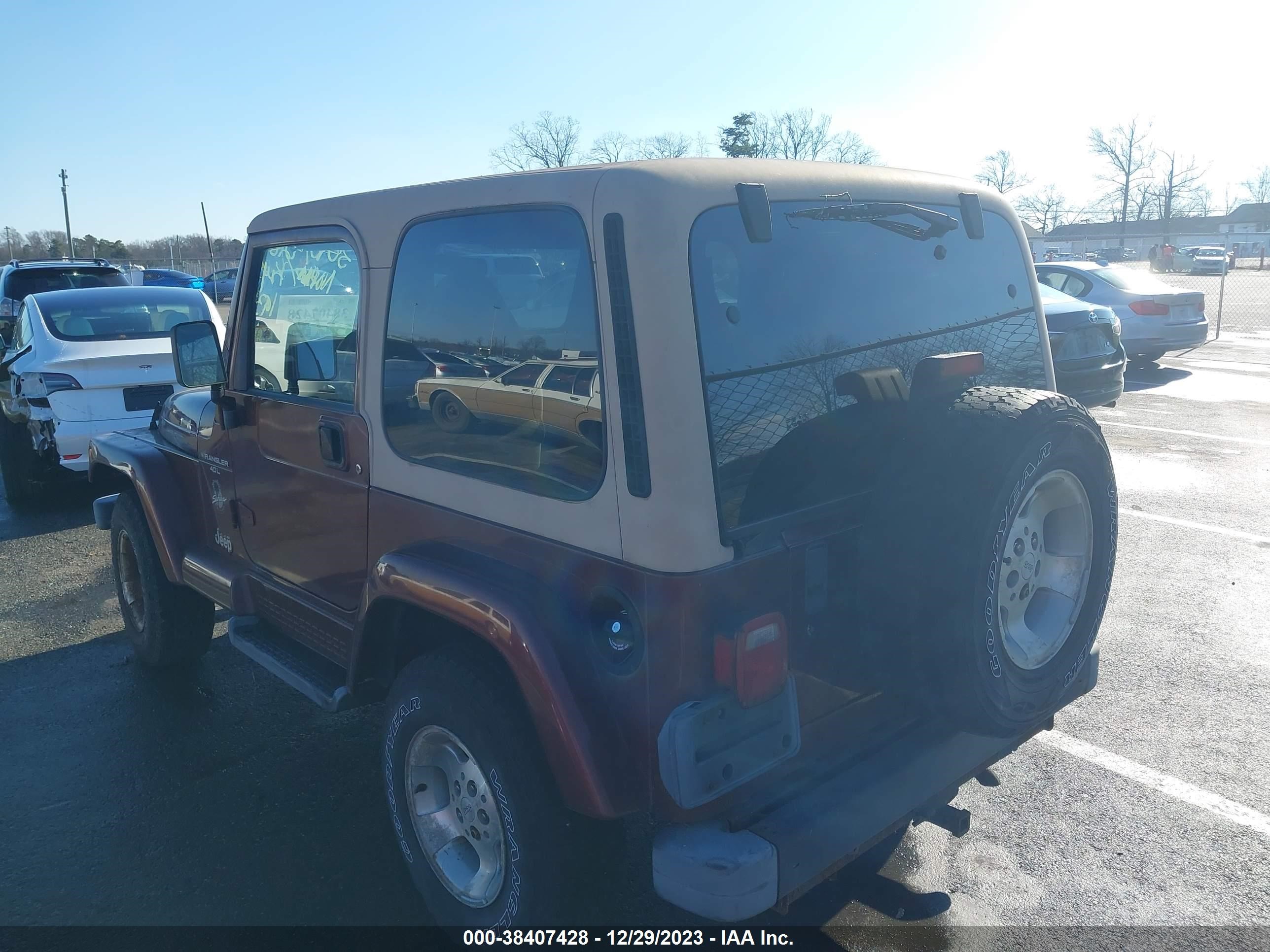 Photo 2 VIN: 1J4FA59SX1P347802 - JEEP WRANGLER 